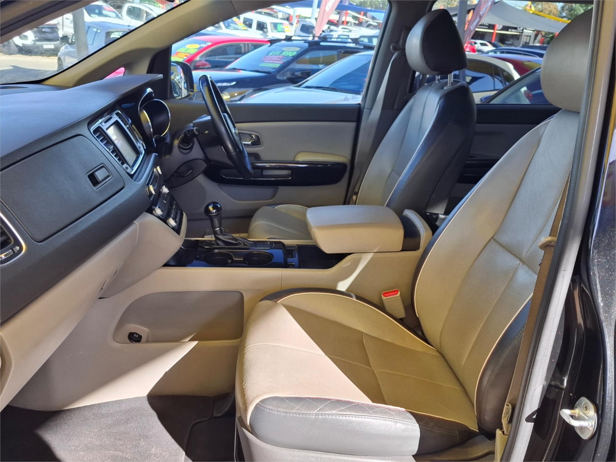 2016 KIA CARNIVAL YP MY16 UPDATE SLi 6 SP AUTOMATIC 4D WAGON