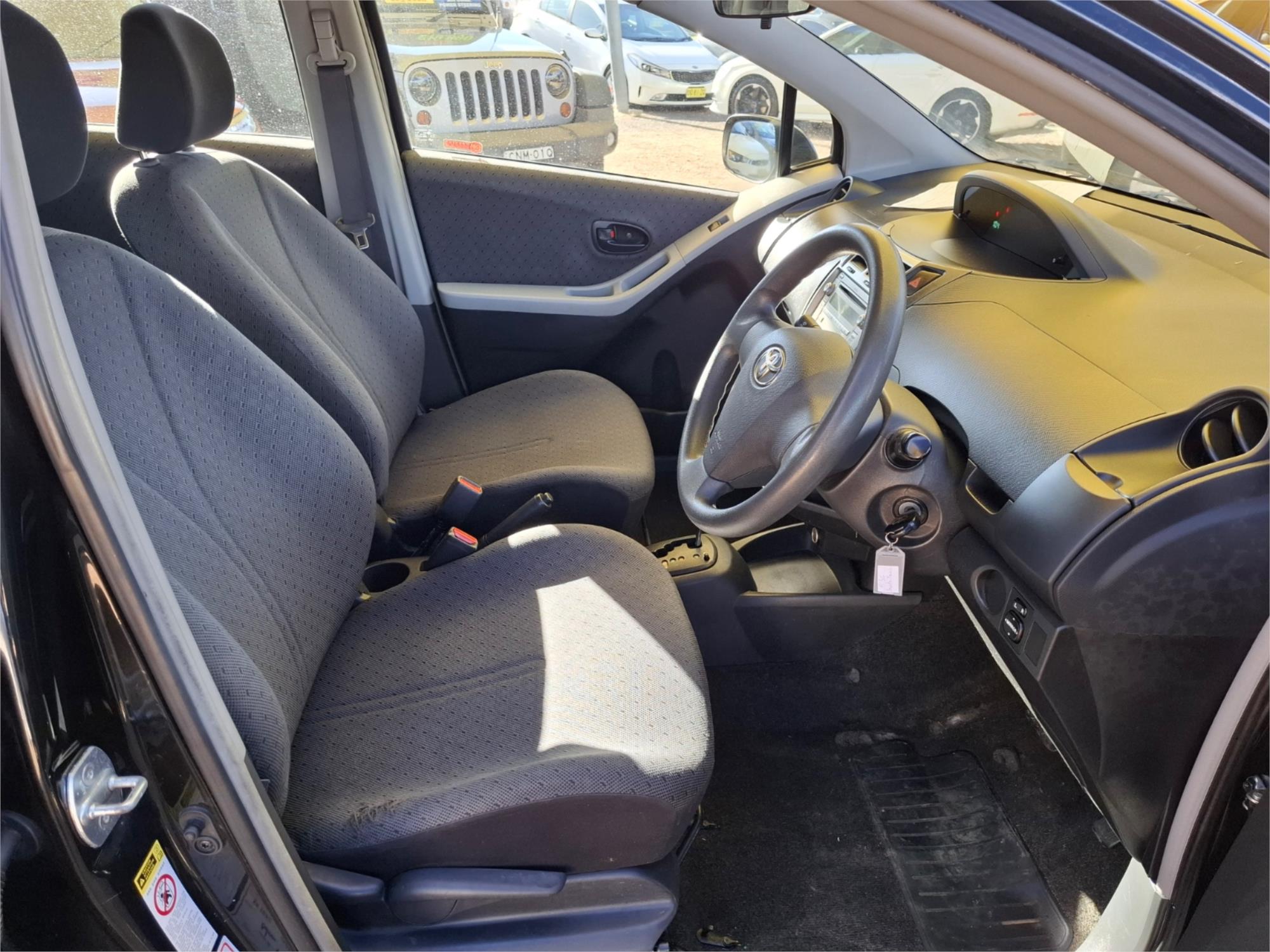 2011 TOYOTA YARIS NCP90R 10 UPGRADE YR 4 SP AUTOMATIC 5D HATCHBACK