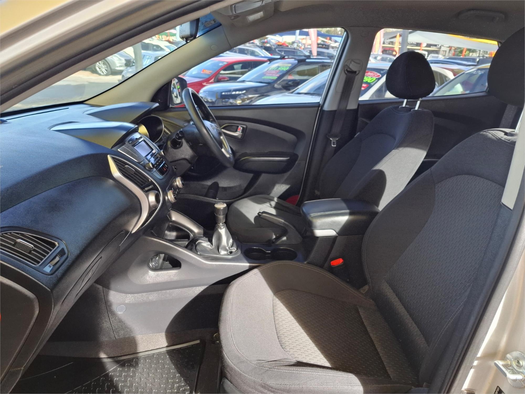 2011 HYUNDAI iX35 LM MY11 ACTIVE (FWD) 5 SP MANUAL 4D WAGON