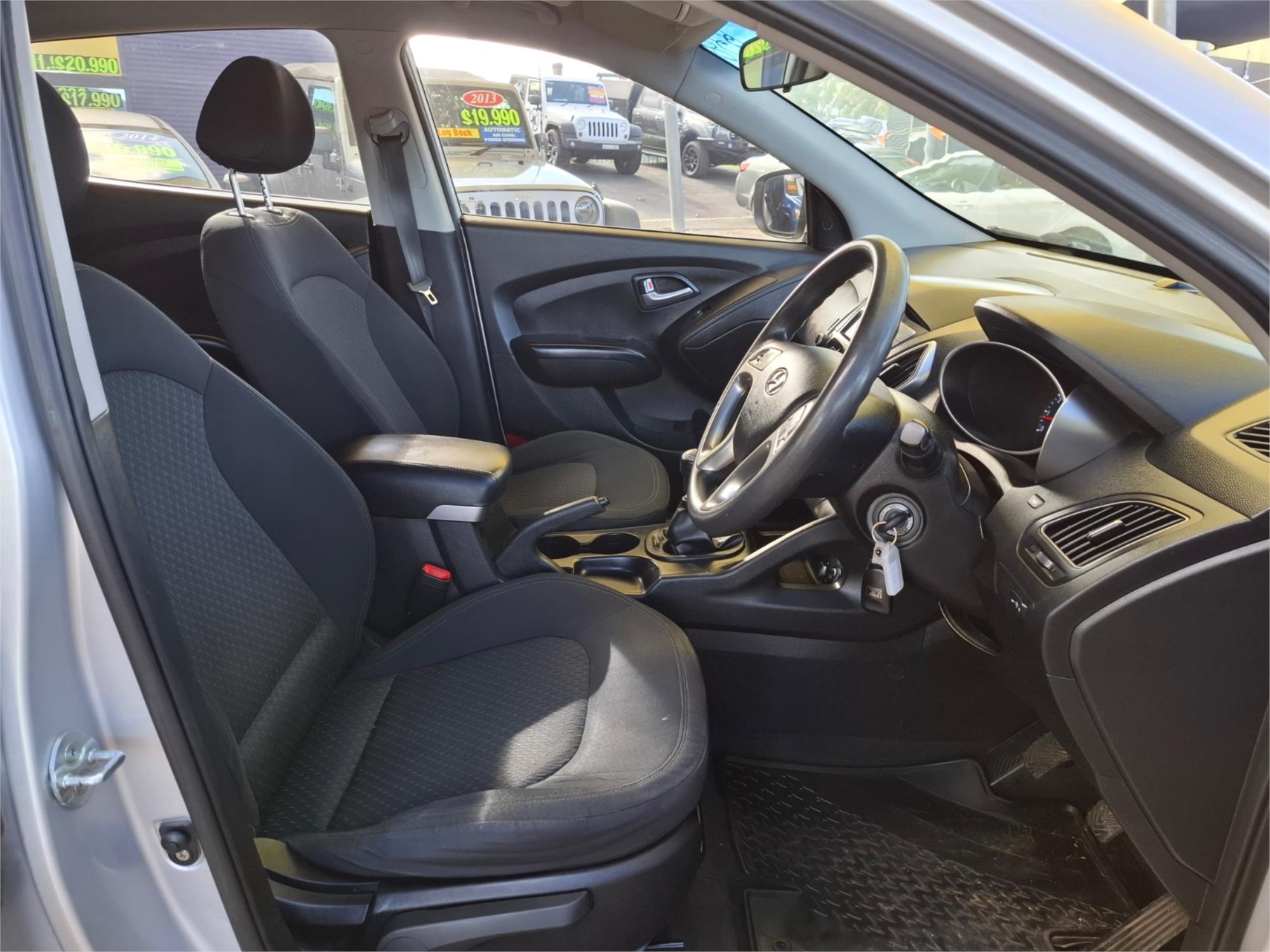 2011 HYUNDAI iX35 LM MY11 ACTIVE (FWD) 5 SP MANUAL 4D WAGON
