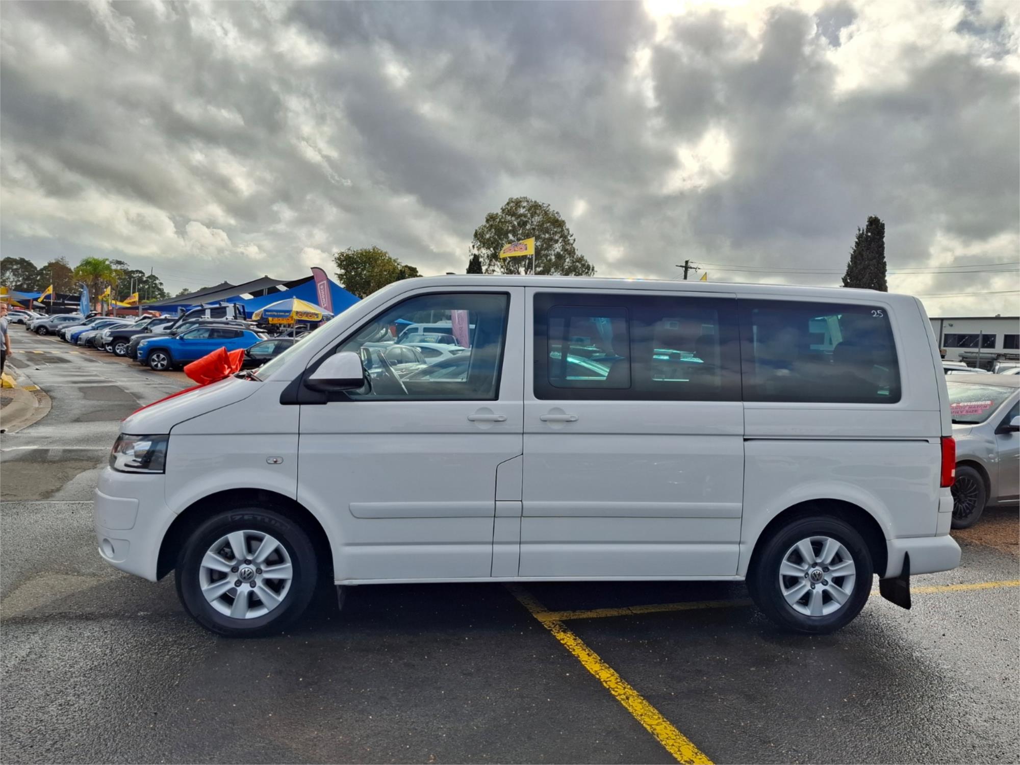 2012 VOLKSWAGEN MULTIVAN T5 MY12 COMFORTLINE TDI340 7 SP AUTO DIRECT SHIFT 4D WAGON