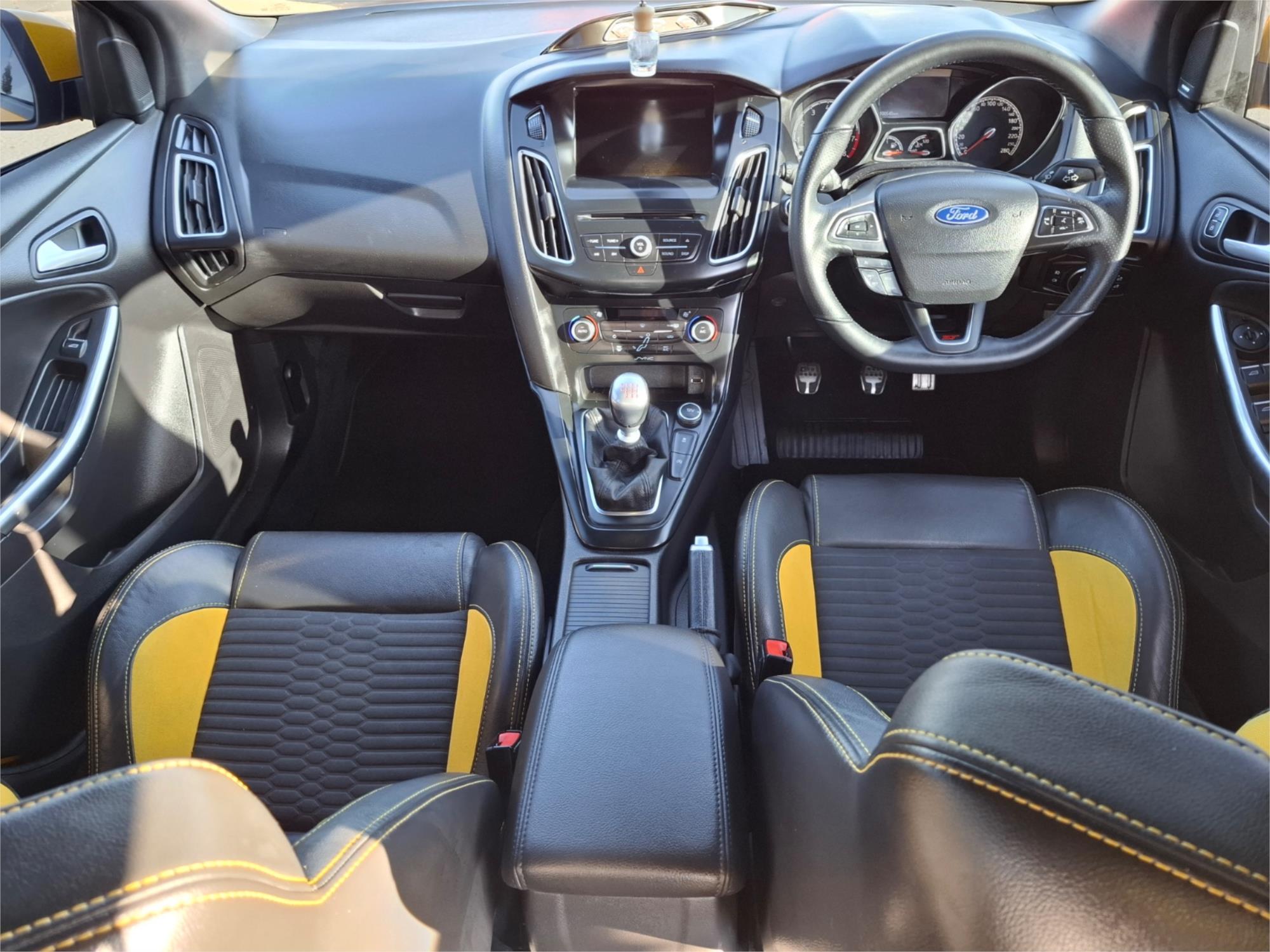 2015 FORD FOCUS LZ ST2 6 SP MANUAL 5D HATCHBACK