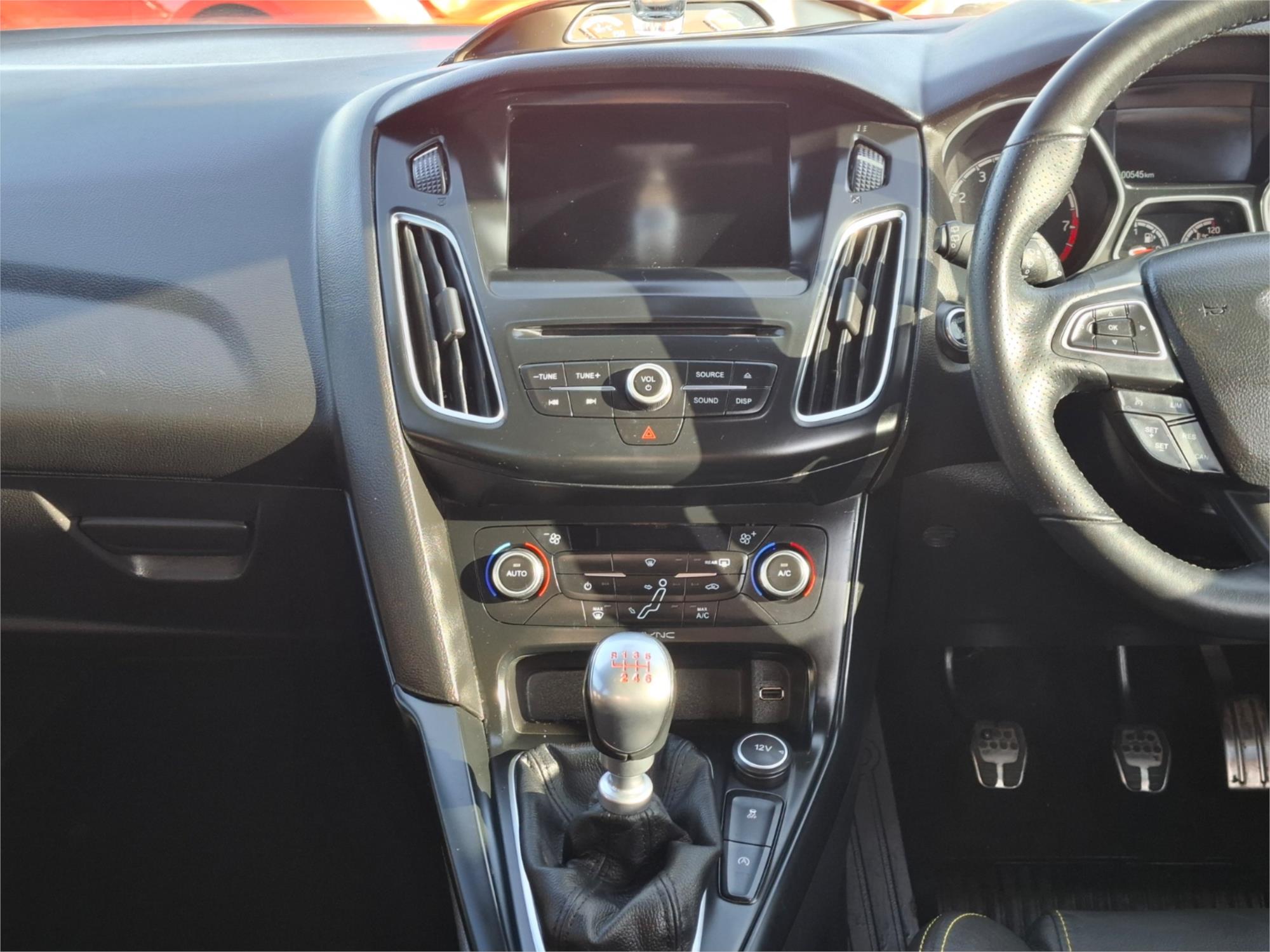 2015 FORD FOCUS LZ ST2 6 SP MANUAL 5D HATCHBACK