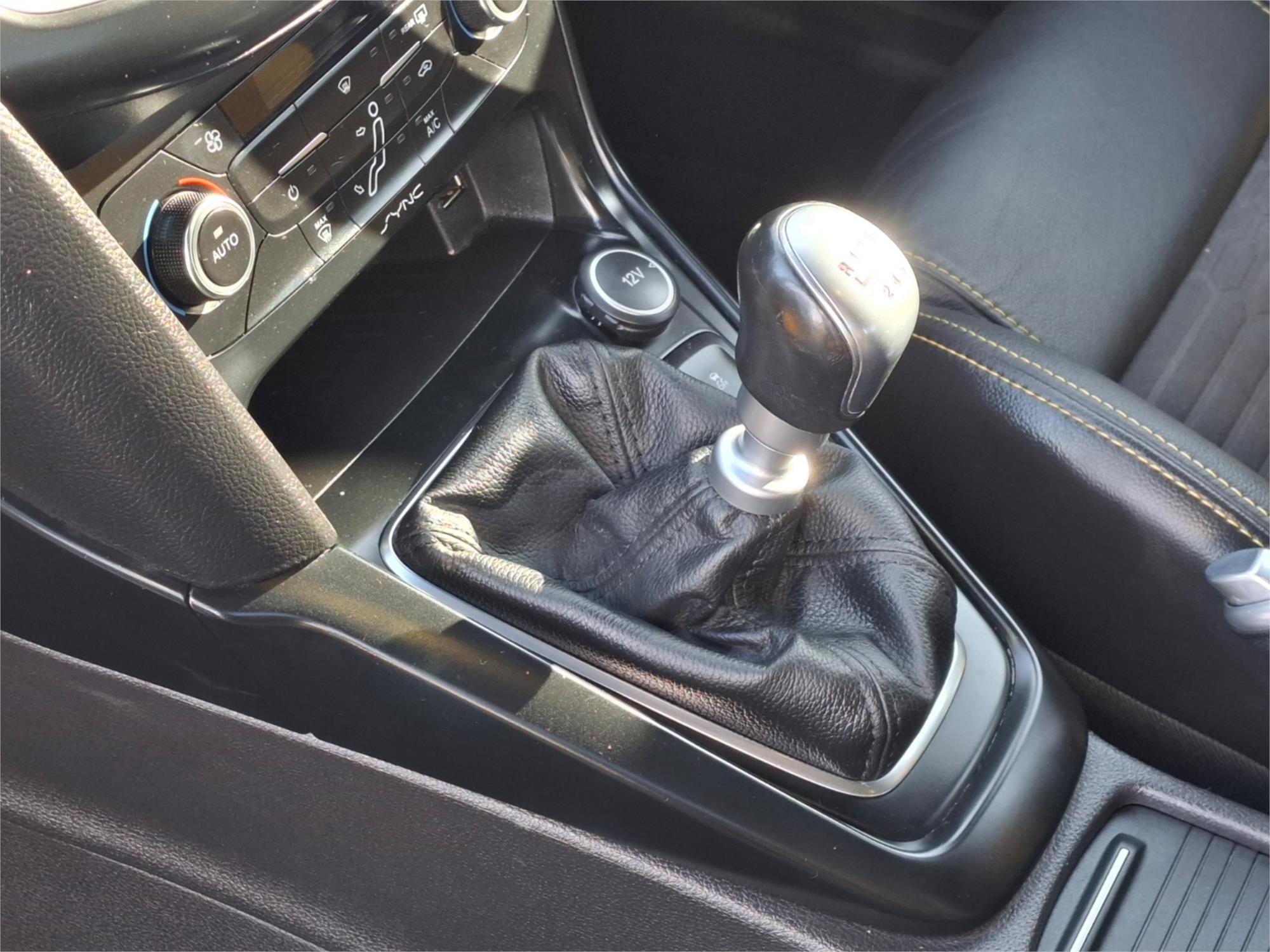 2015 FORD FOCUS LZ ST2 6 SP MANUAL 5D HATCHBACK