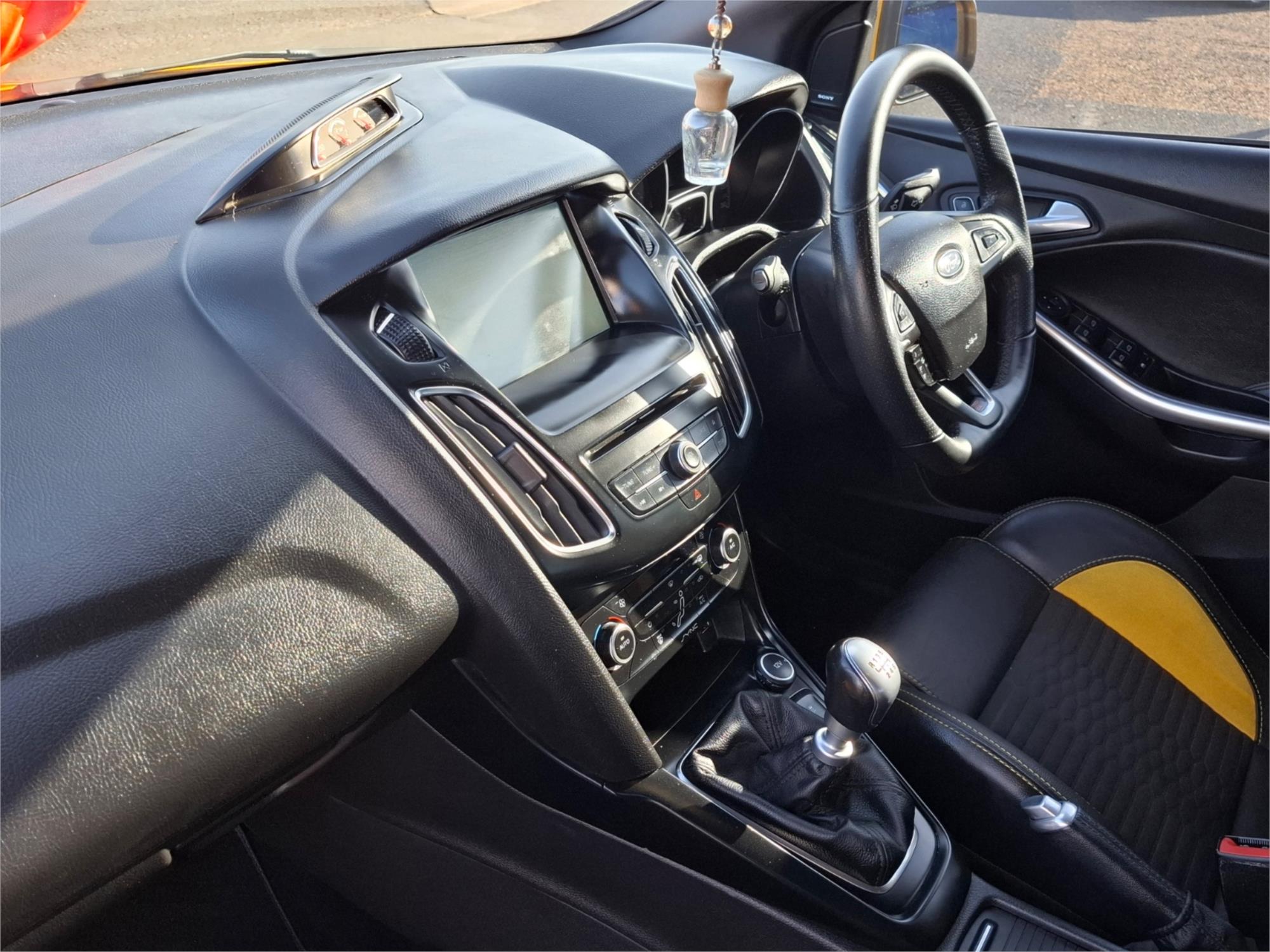 2015 FORD FOCUS LZ ST2 6 SP MANUAL 5D HATCHBACK