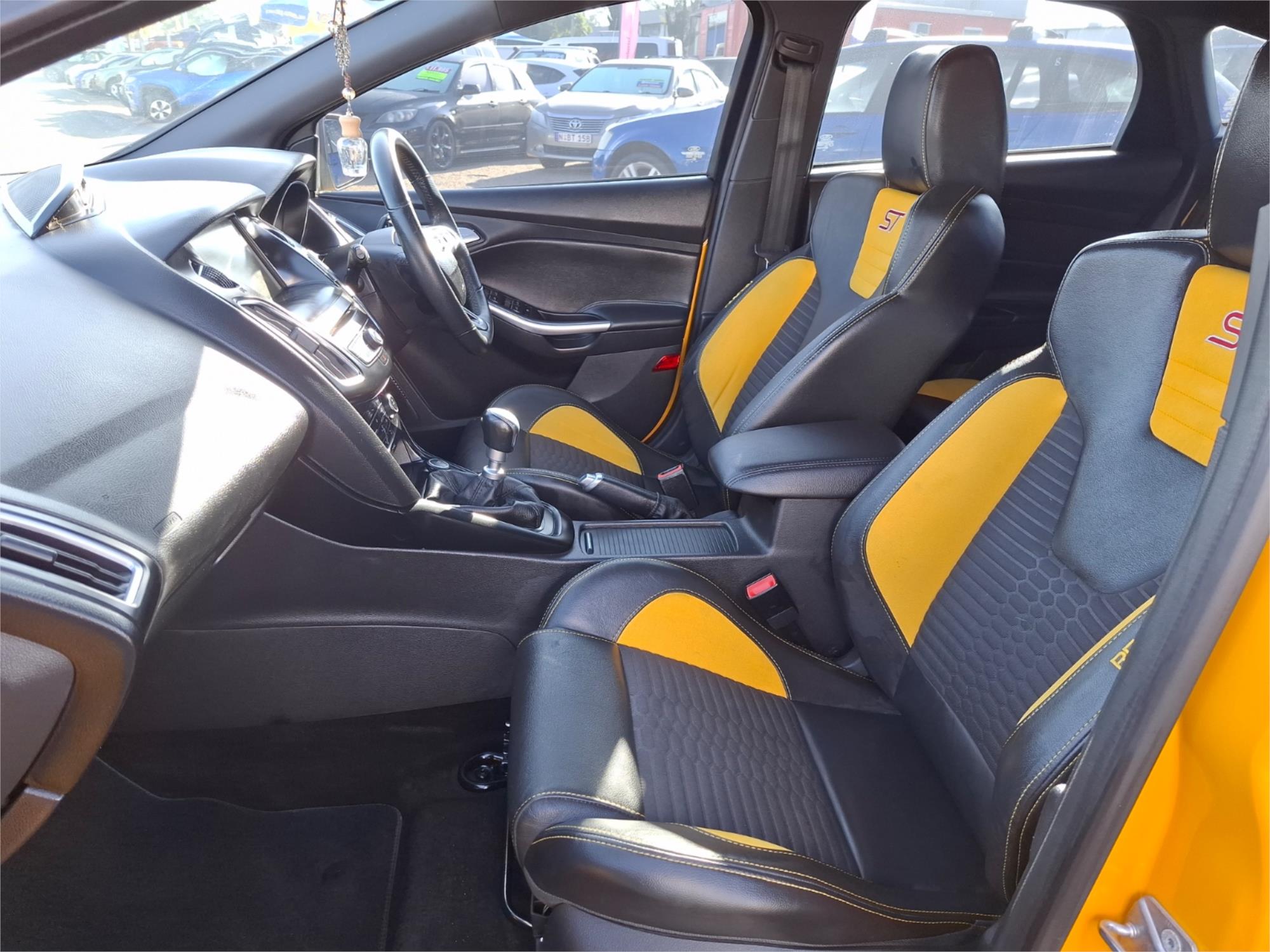 2015 FORD FOCUS LZ ST2 6 SP MANUAL 5D HATCHBACK