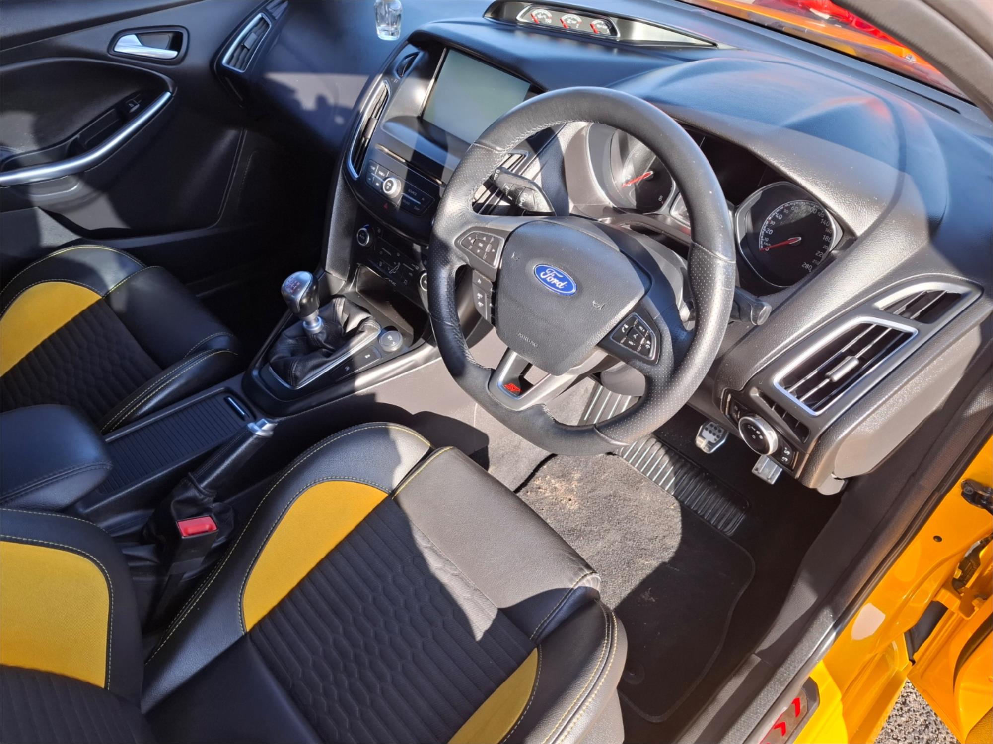 2015 FORD FOCUS LZ ST2 6 SP MANUAL 5D HATCHBACK