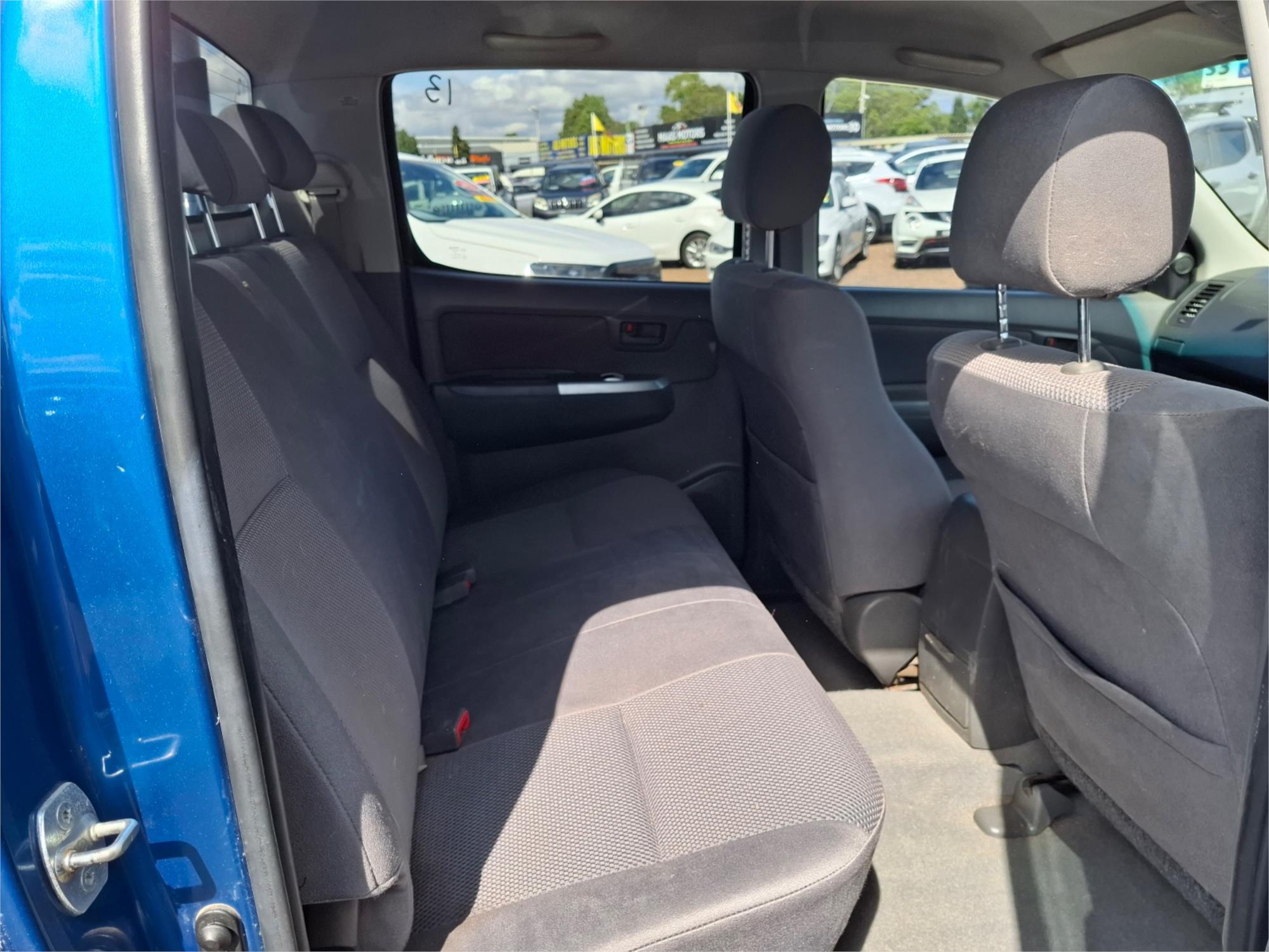 2013 TOYOTA HILUX KUN26R MY12 SR5 (4x4) 5 SP MANUAL DUAL CAB P/UP
