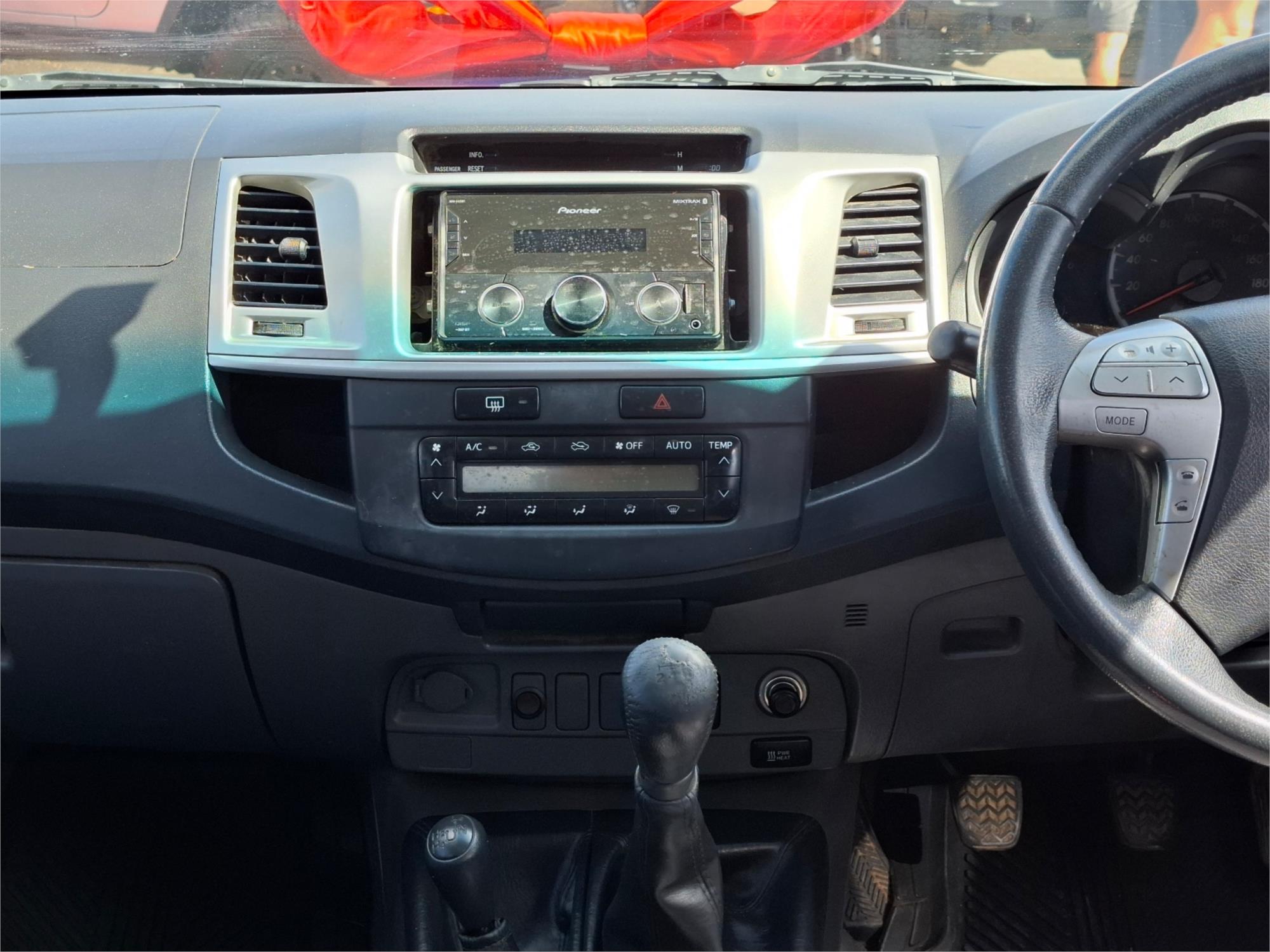 2013 TOYOTA HILUX KUN26R MY12 SR5 (4x4) 5 SP MANUAL DUAL CAB P/UP