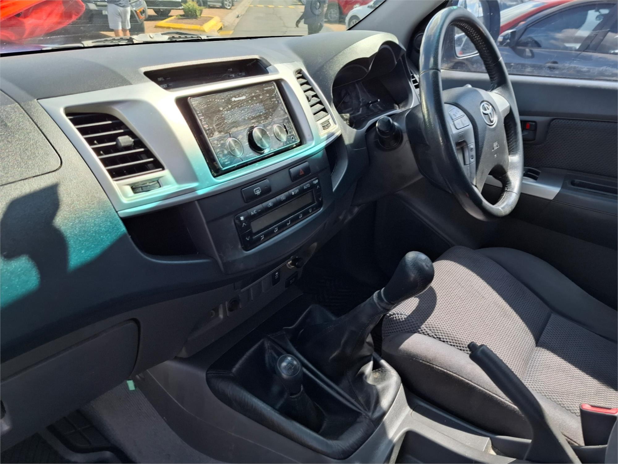 2013 TOYOTA HILUX KUN26R MY12 SR5 (4x4) 5 SP MANUAL DUAL CAB P/UP