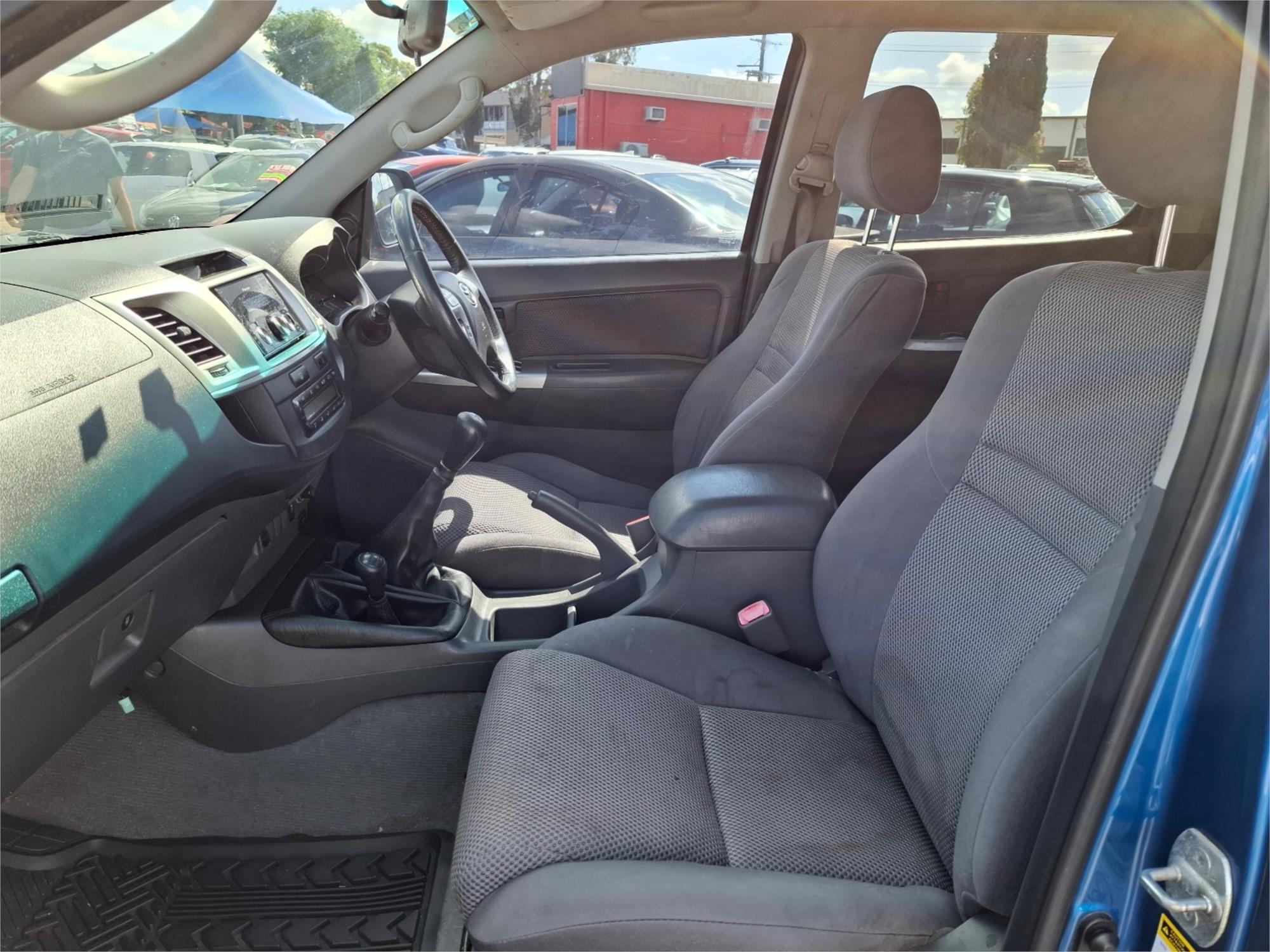 2013 TOYOTA HILUX KUN26R MY12 SR5 (4x4) 5 SP MANUAL DUAL CAB P/UP