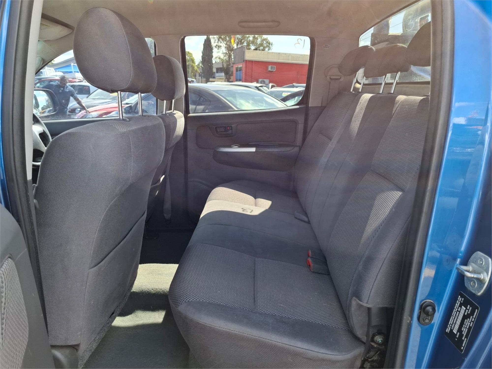 2013 TOYOTA HILUX KUN26R MY12 SR5 (4x4) 5 SP MANUAL DUAL CAB P/UP