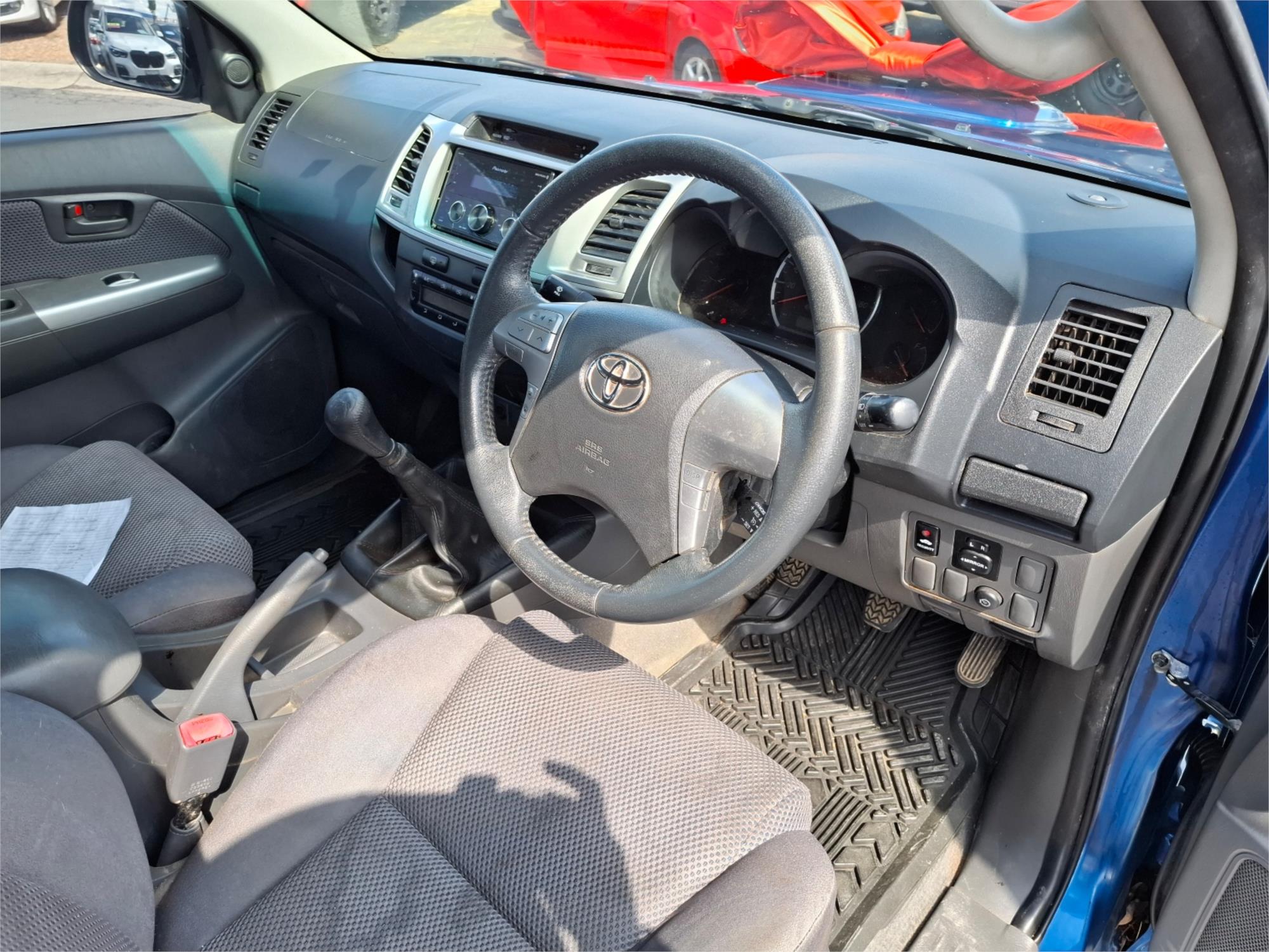 2013 TOYOTA HILUX KUN26R MY12 SR5 (4x4) 5 SP MANUAL DUAL CAB P/UP