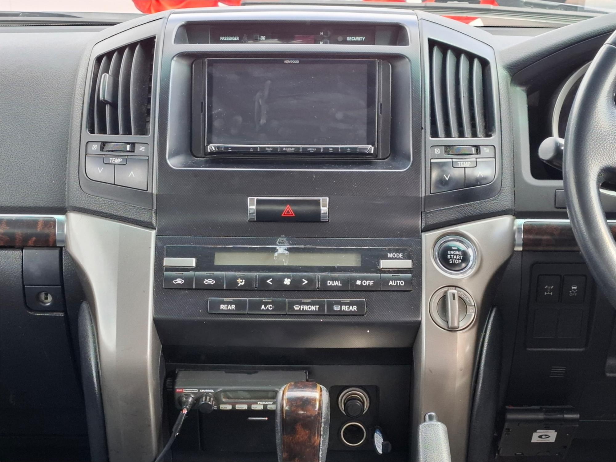 2008 TOYOTA LANDCRUISER UZJ200R VX (4x4) 5 SP AUTOMATIC 4D WAGON