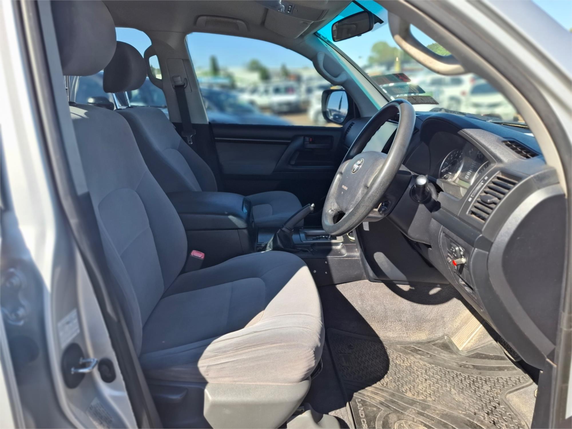 2008 TOYOTA LANDCRUISER UZJ200R SAHARA (4x4) 5 SP AUTOMATIC 4D WAGON