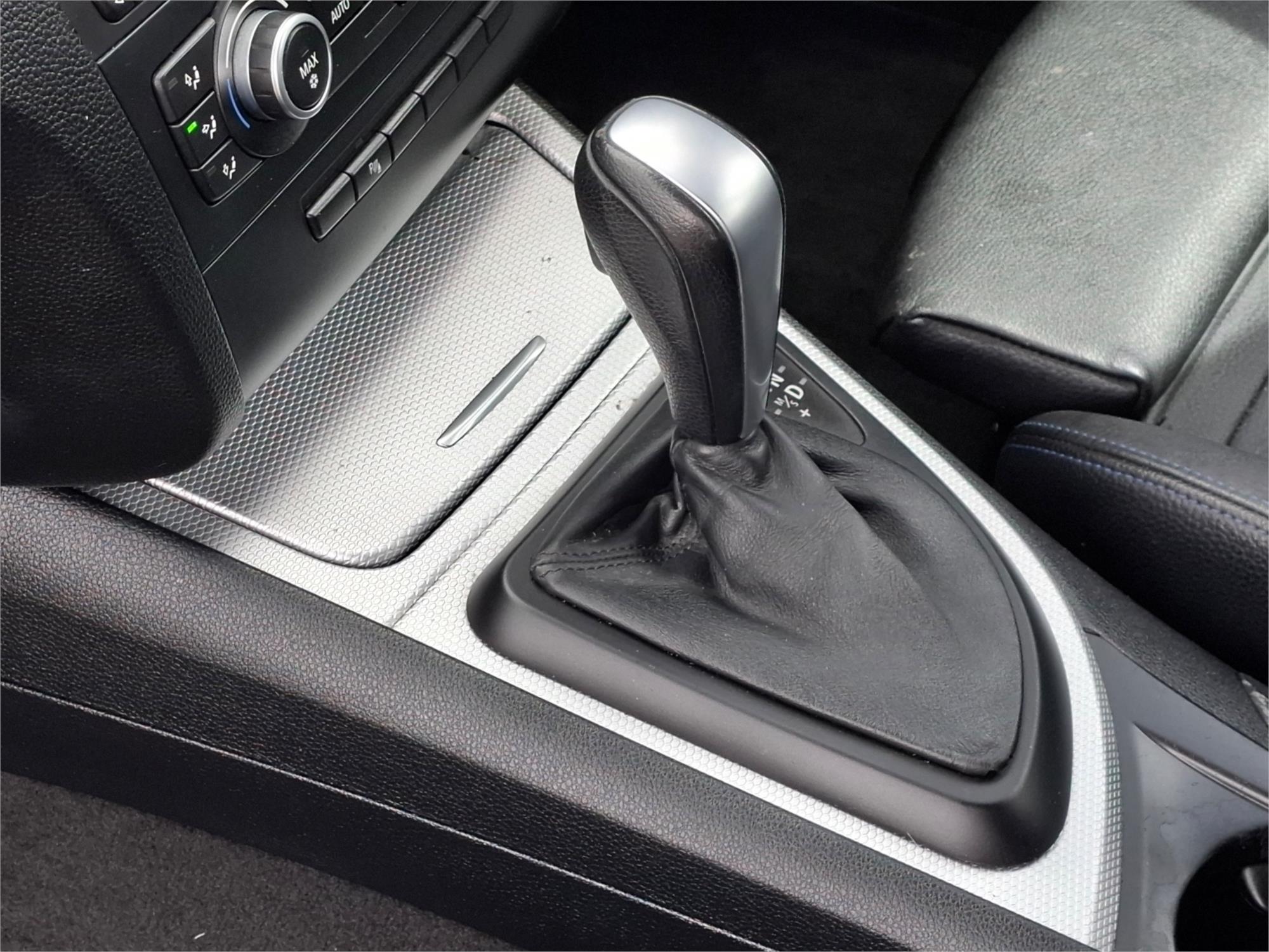 2011 BMW 1 E87 MY11 18i 6 SP AUTOMATIC 5D HATCHBACK