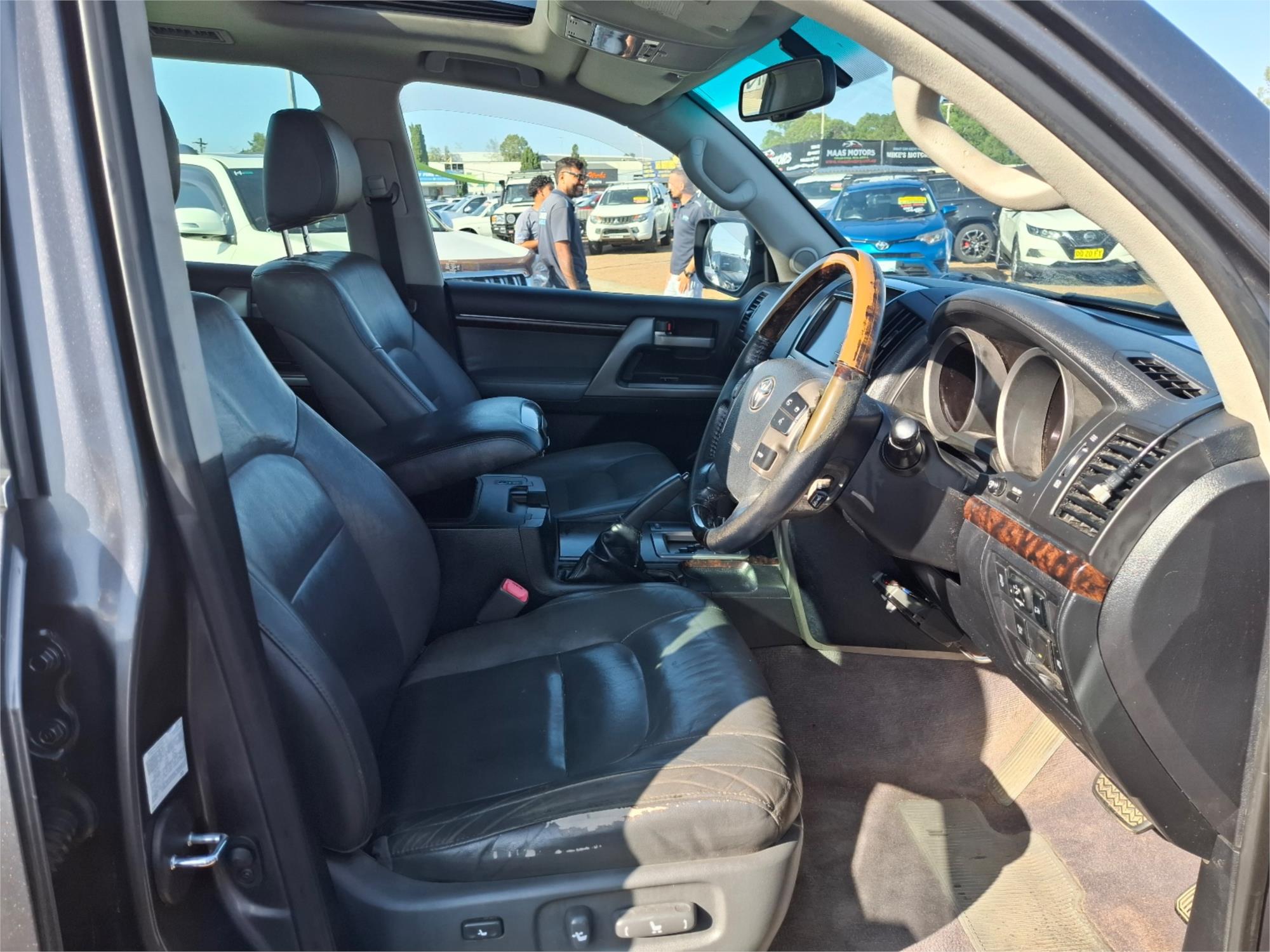 2008 TOYOTA LANDCRUISER VDJ200R SAHARA (4x4) 6 SP AUTOMATIC 4D WAGON