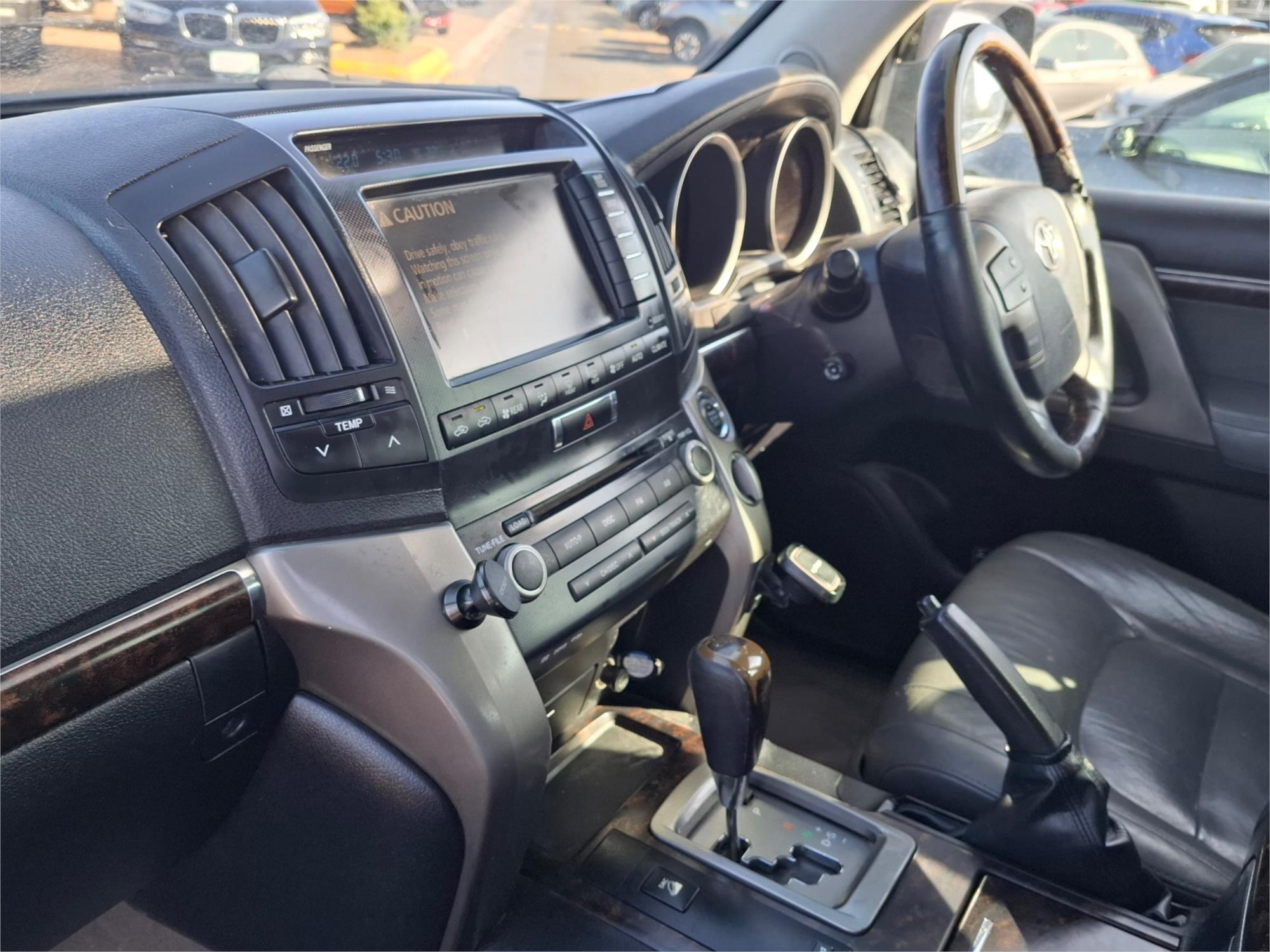2008 TOYOTA LANDCRUISER VDJ200R SAHARA (4x4) 6 SP AUTOMATIC 4D WAGON