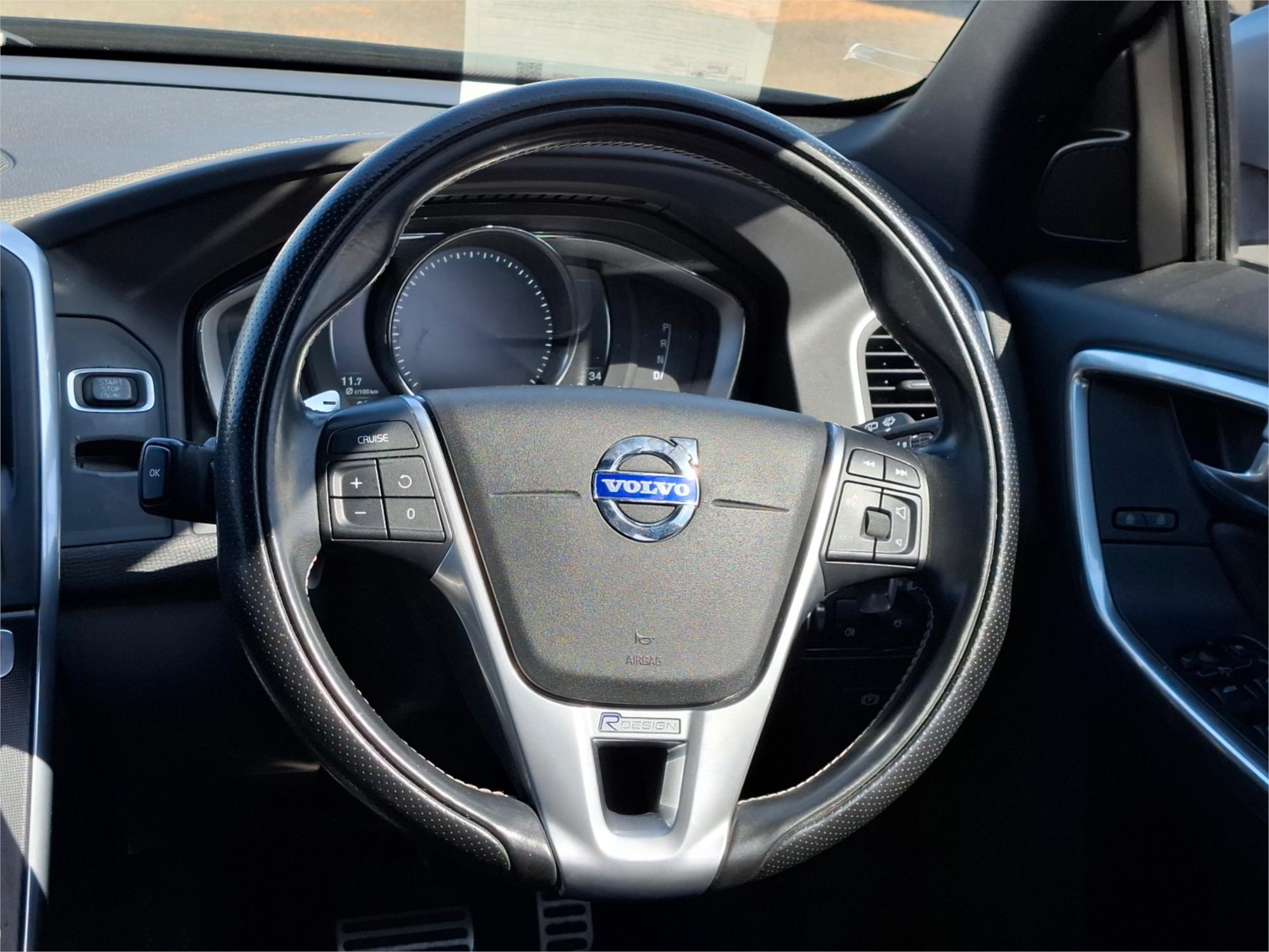 2015 VOLVO XC60 DZ MY15 T6 LUXURY 6 SP AUTOMATIC GEARTRONIC 4D WAGON