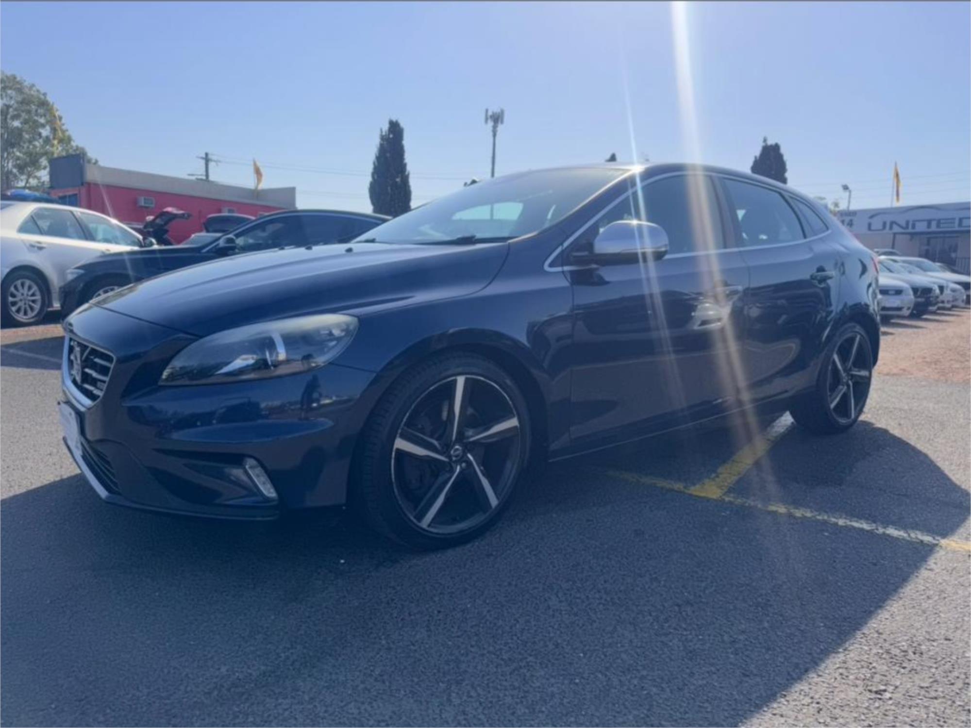 2014 VOLVO V40 M T5 R-DESIGN 6 SP AUTOMATIC 5D HATCHBACK