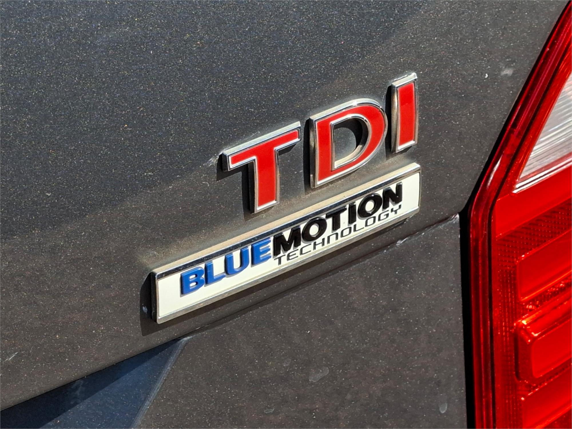 2016 VOLKSWAGEN MULTIVAN T6 MY16 EXECUTIVE TDI450 LWB 7 SP AUTO DIRECT SHIFT 4D WAGON
