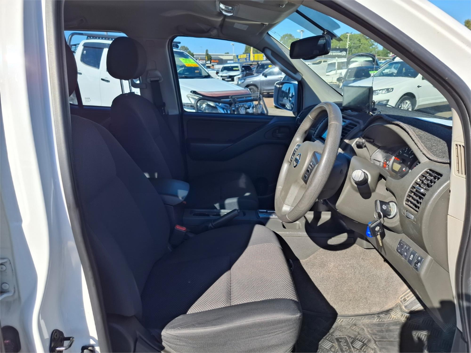 2015 NISSAN NAVARA D40 RX SILVERLINE SE (4x4) 5 SP AUTOMATIC DUAL CAB P/UP