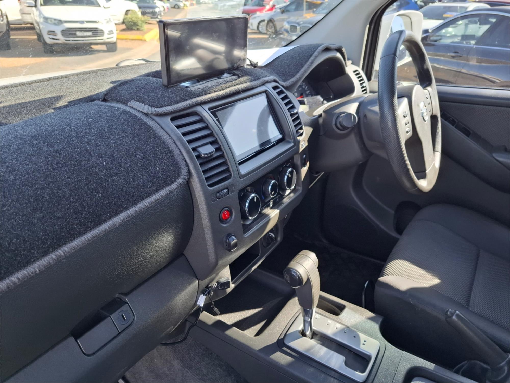 2015 NISSAN NAVARA D40 RX SILVERLINE SE (4x4) 5 SP AUTOMATIC DUAL CAB P/UP