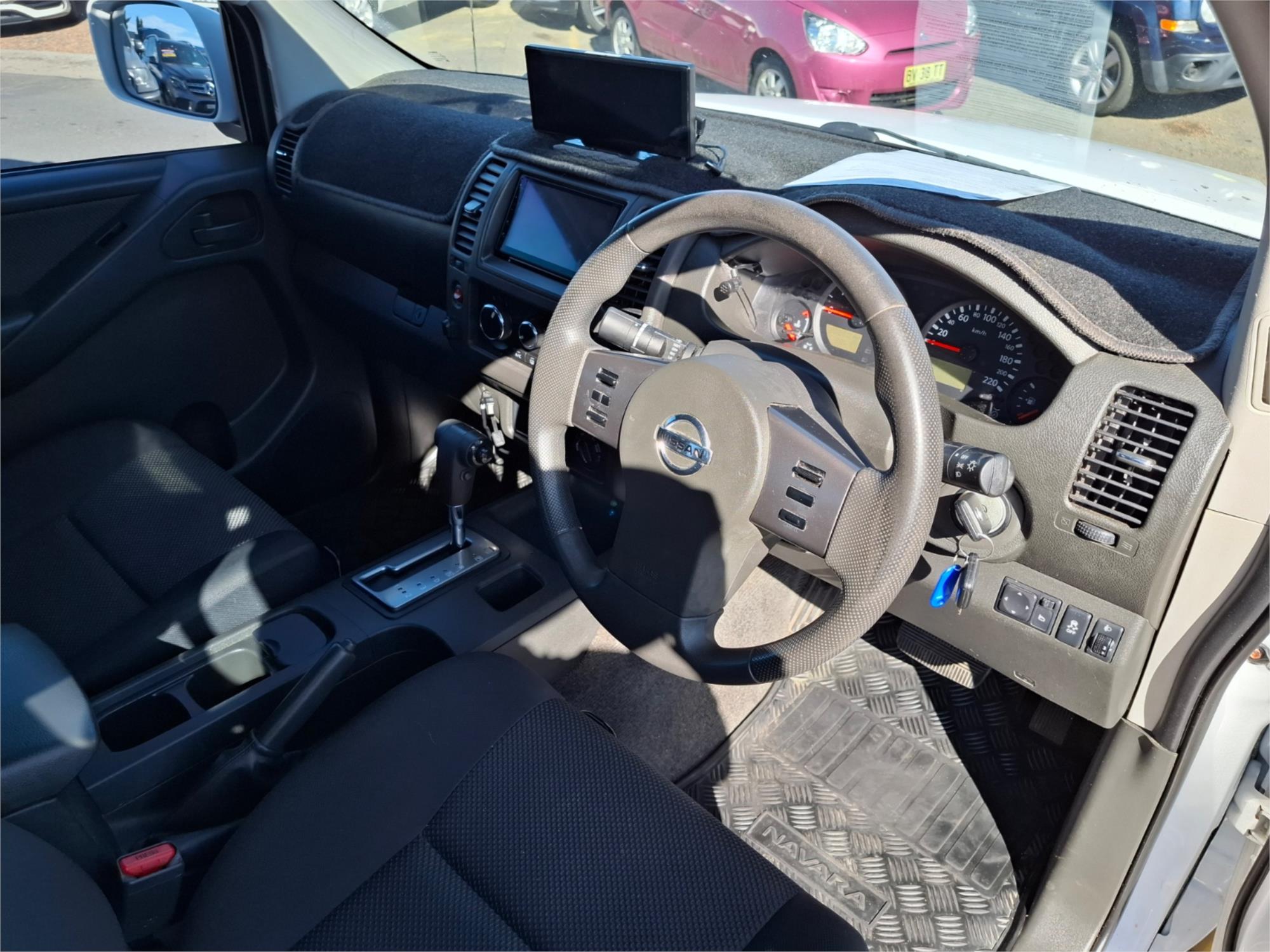 2015 NISSAN NAVARA D40 RX SILVERLINE SE (4x4) 5 SP AUTOMATIC DUAL CAB P/UP