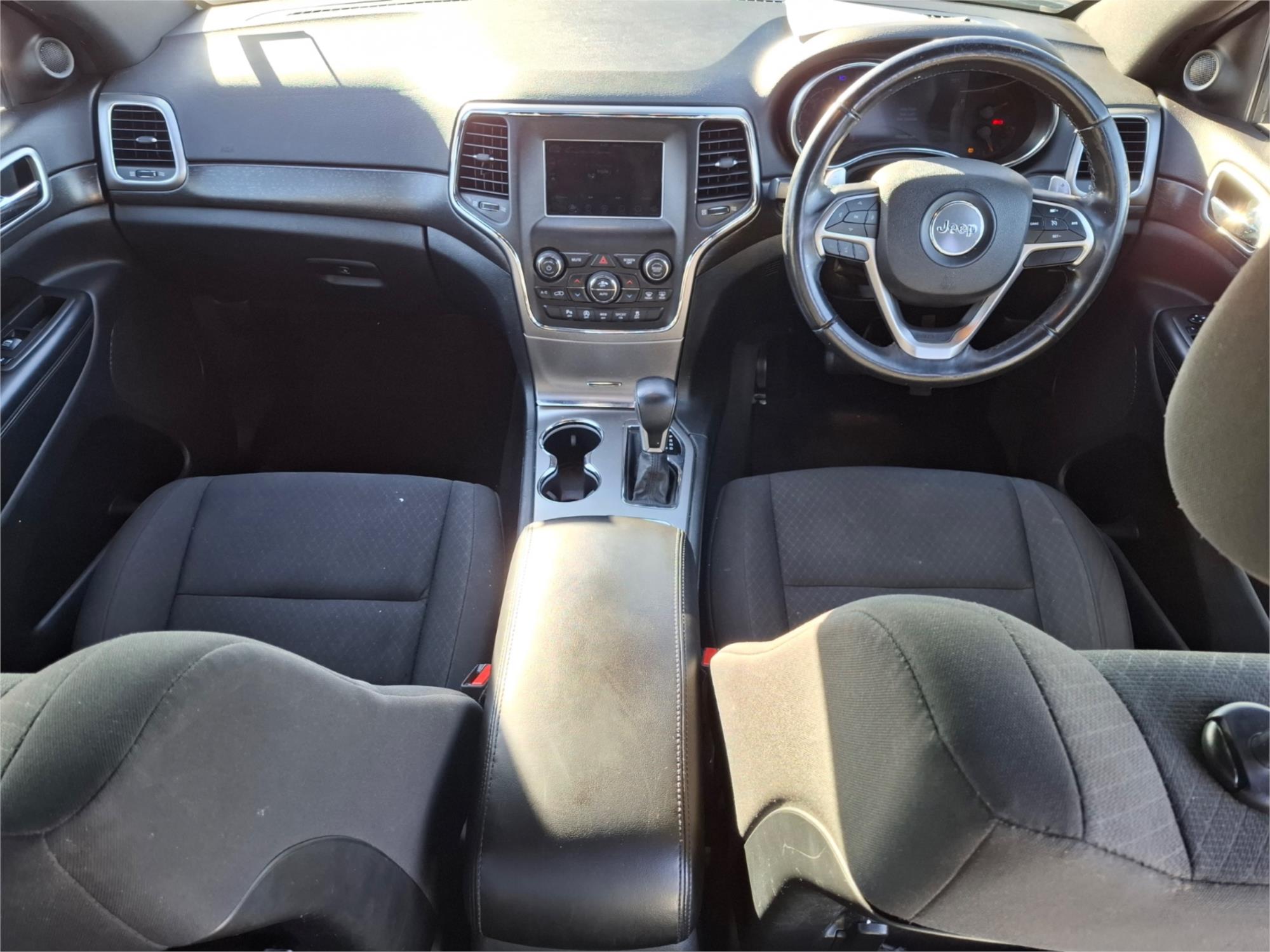 2018 JEEP GRAND CHEROKEE WK MY18 LAREDO (4x2) 8 SP AUTOMATIC 4D WAGON