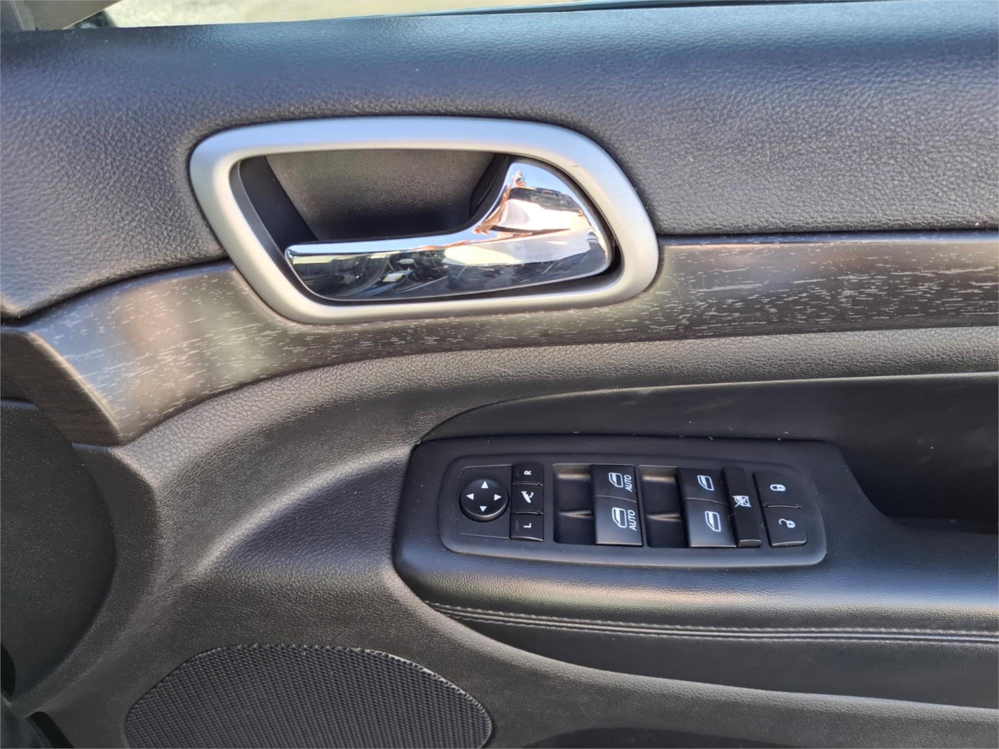 2018 JEEP GRAND CHEROKEE WK MY18 LAREDO (4x2) 8 SP AUTOMATIC 4D WAGON