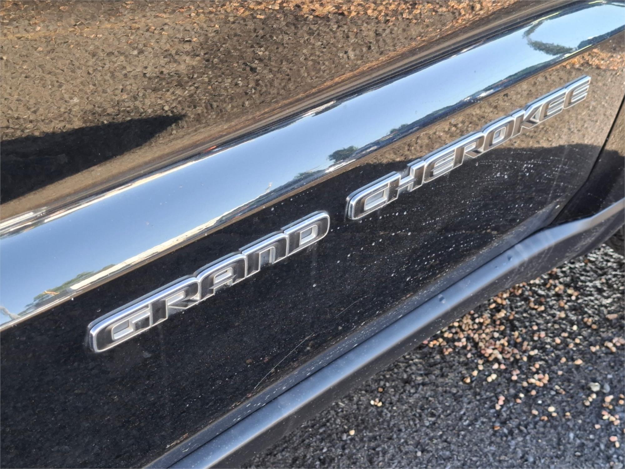 2018 JEEP GRAND CHEROKEE WK MY18 LAREDO (4x2) 8 SP AUTOMATIC 4D WAGON