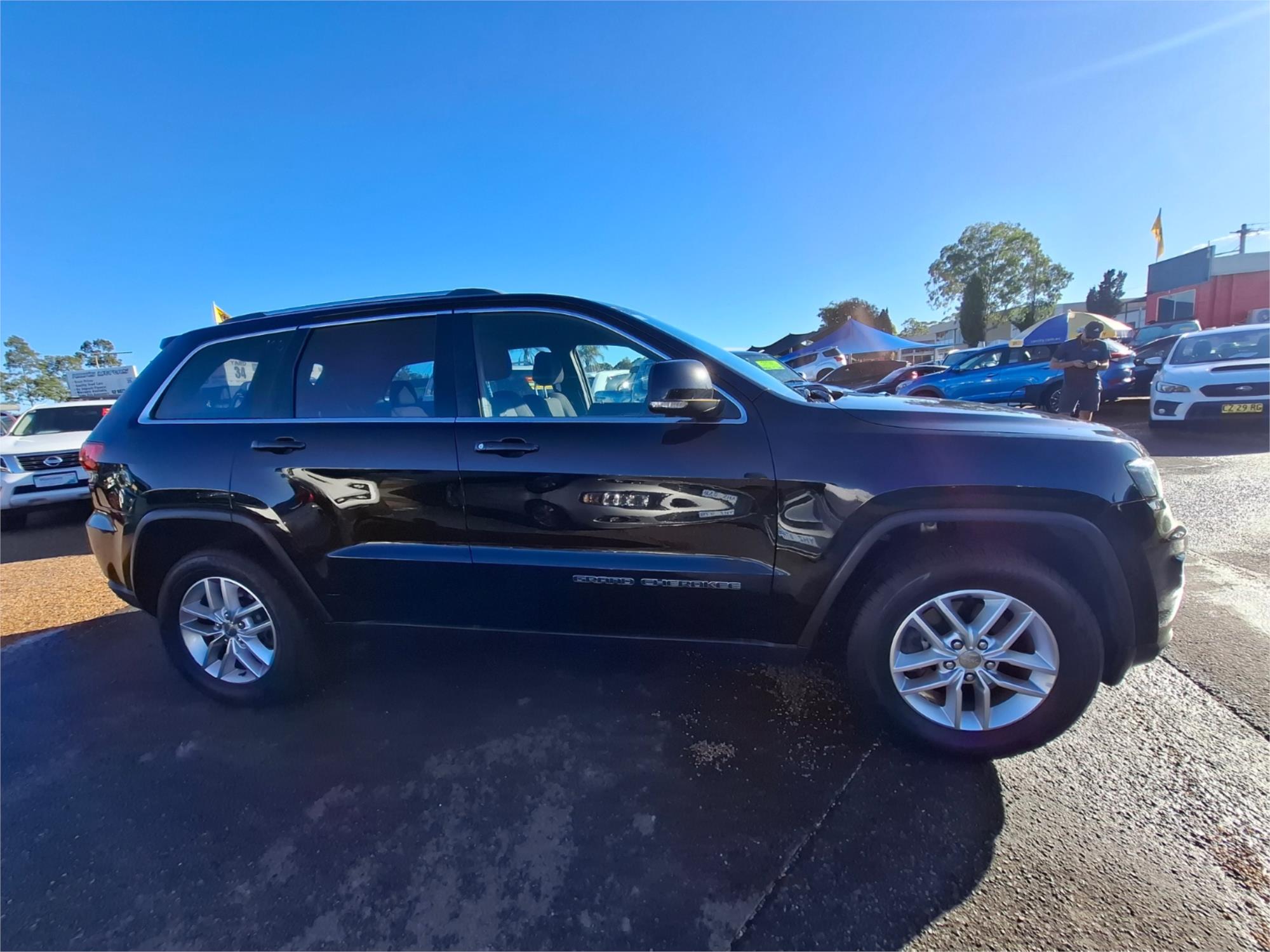 2018 JEEP GRAND CHEROKEE WK MY18 LAREDO (4x2) 8 SP AUTOMATIC 4D WAGON