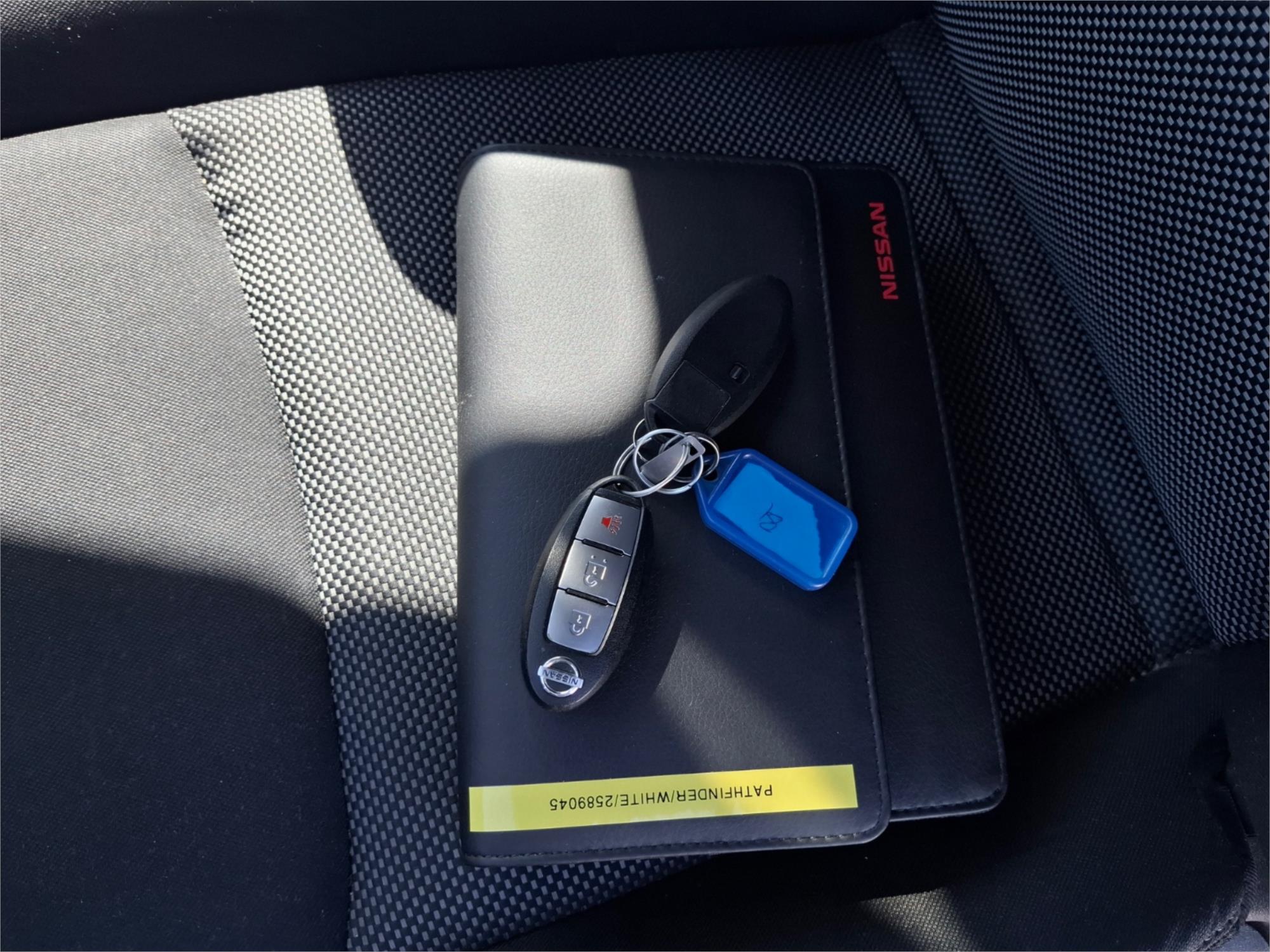 2018 NISSAN PATHFINDER R52 MY17 SERIES 2 ST-L (4x2) CONTINUOUS VARIABLE 4D WAGON