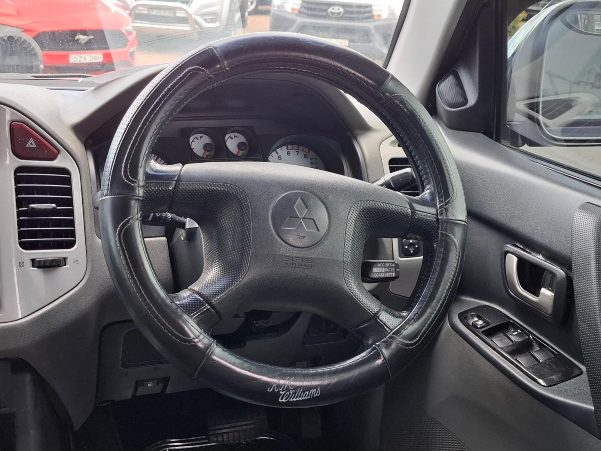 2006 MITSUBISHI PAJERO NP MY06 VR-X LWB (4x4) 5 SP AUTO SPORTS MODE 4D WAGON