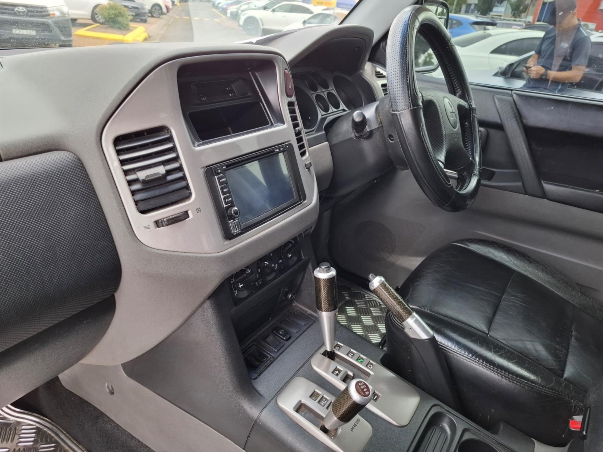 2006 MITSUBISHI PAJERO NP MY06 VR-X LWB (4x4) 5 SP AUTO SPORTS MODE 4D WAGON