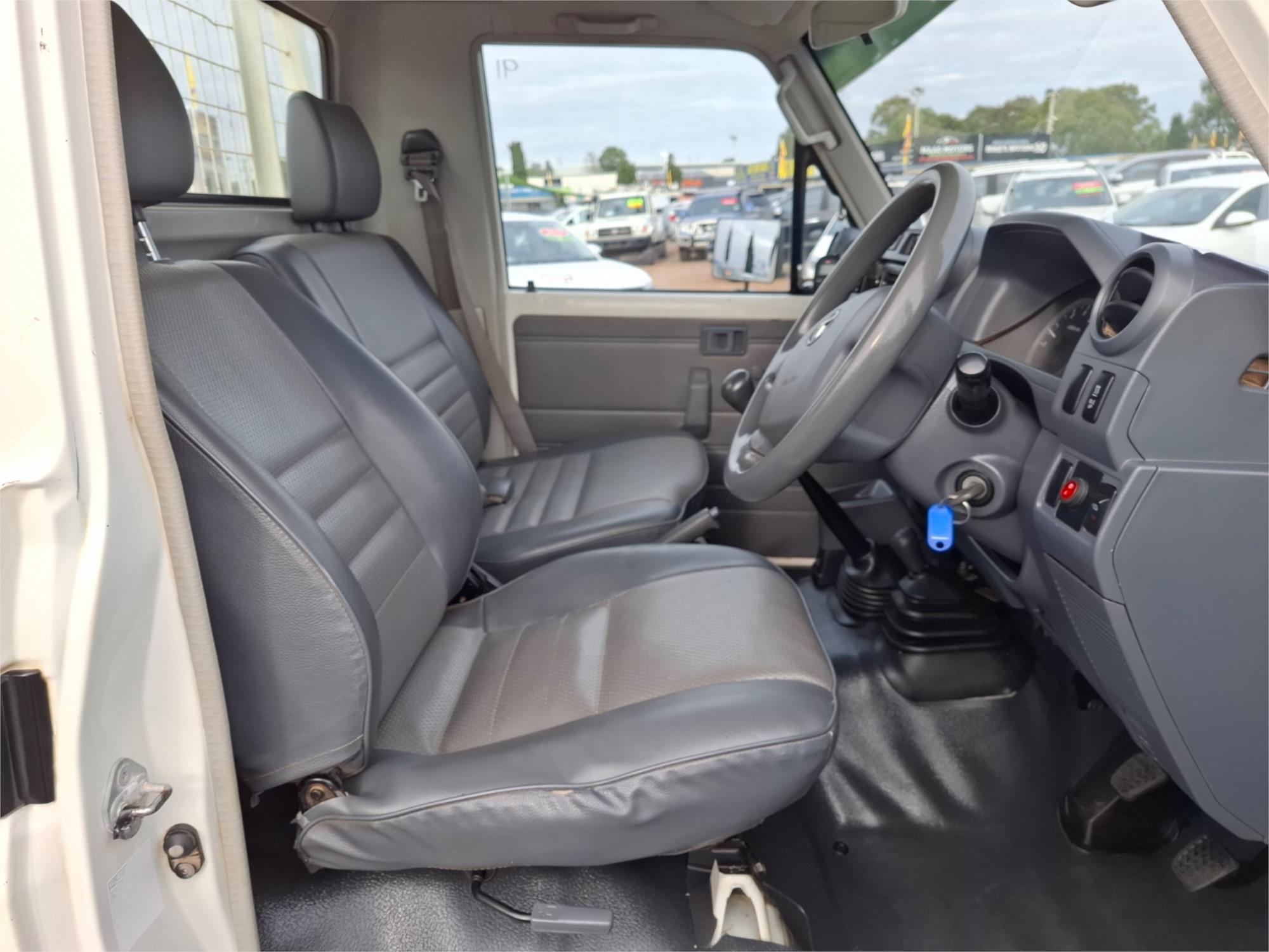 2010 TOYOTA LANDCRUISER VDJ79R 09 UPGRADE WORKMATE (4x4) 5 SP MANUAL C/CHAS