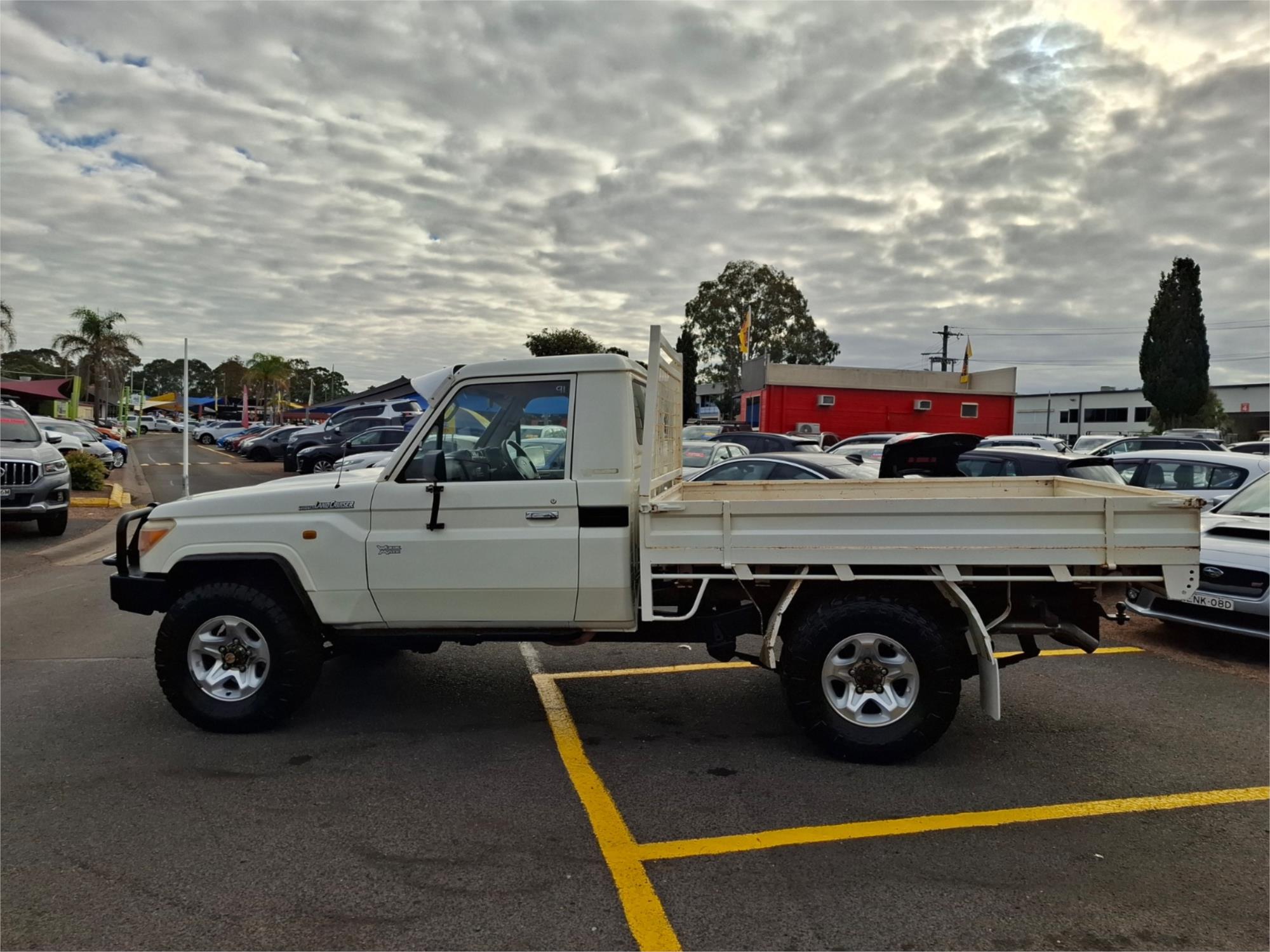 2010 TOYOTA LANDCRUISER VDJ79R 09 UPGRADE WORKMATE (4x4) 5 SP MANUAL C/CHAS
