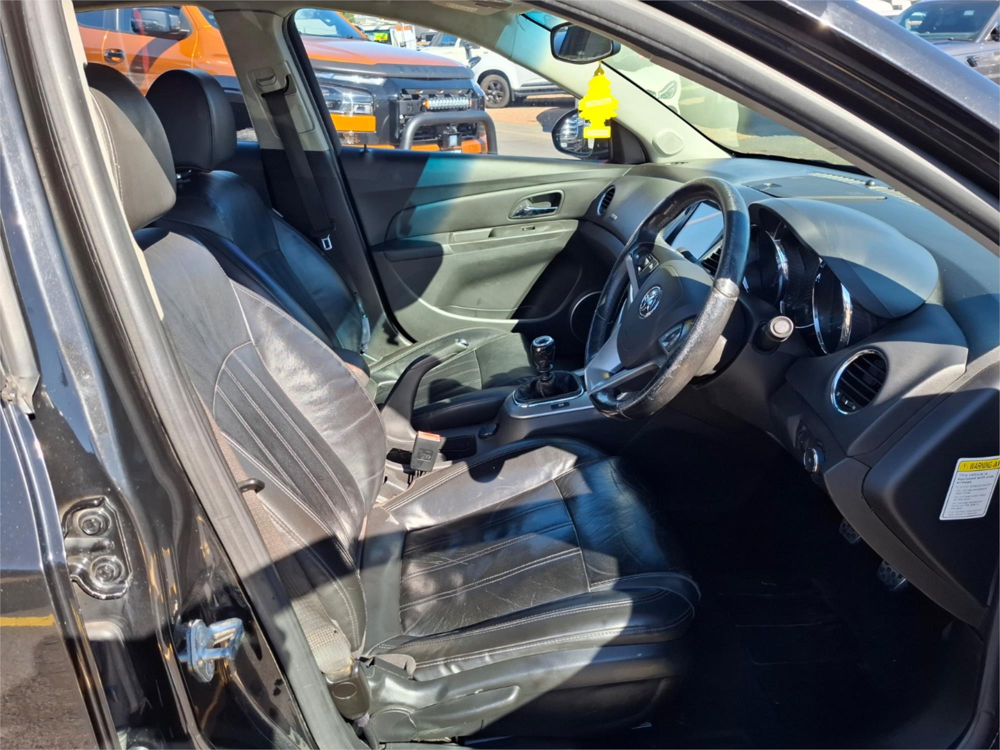 2011 HOLDEN CRUZE JH MY12 SRi 6 SP MANUAL 4D SEDAN