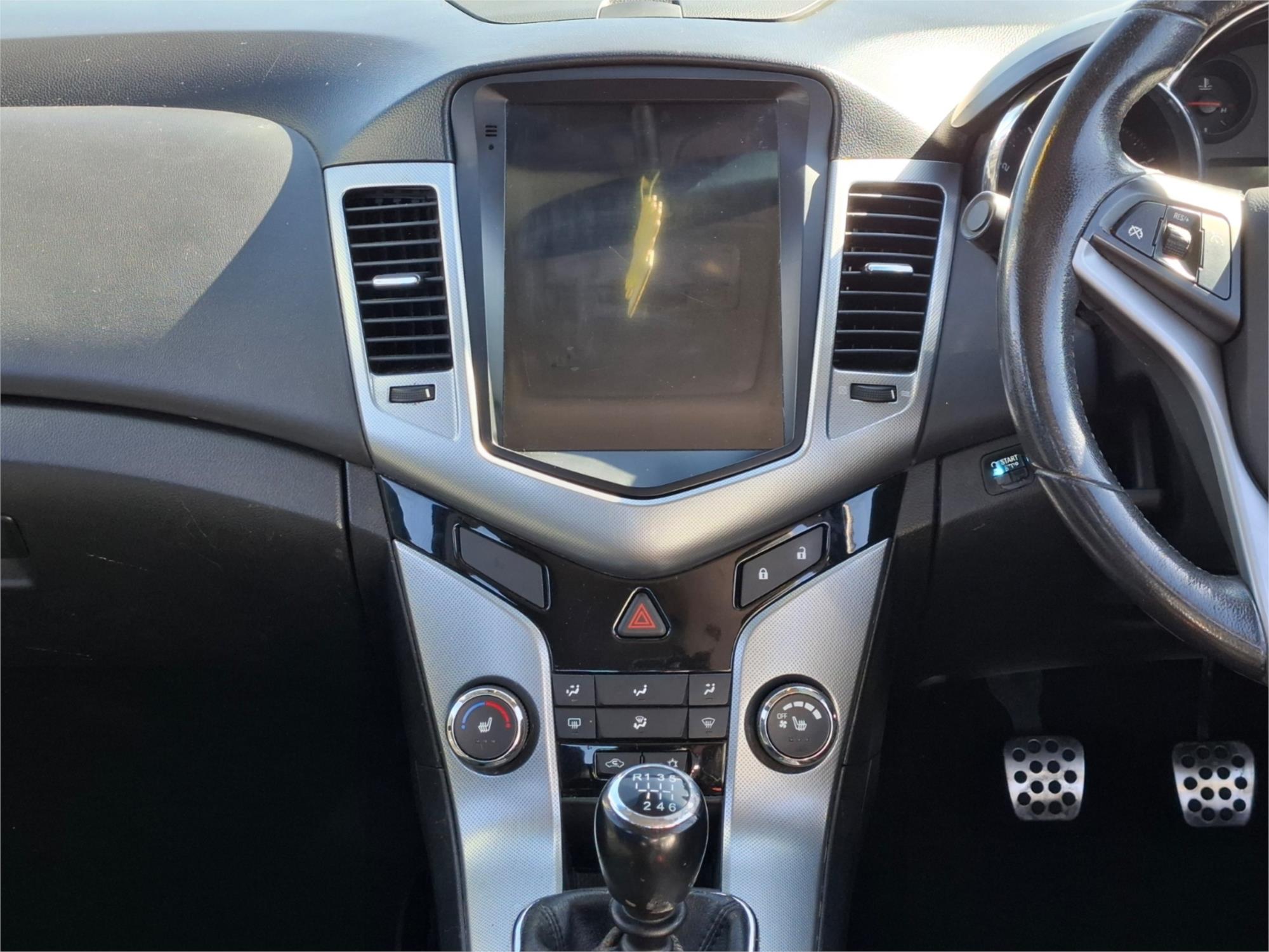 2011 HOLDEN CRUZE JH MY12 SRi 6 SP MANUAL 4D SEDAN