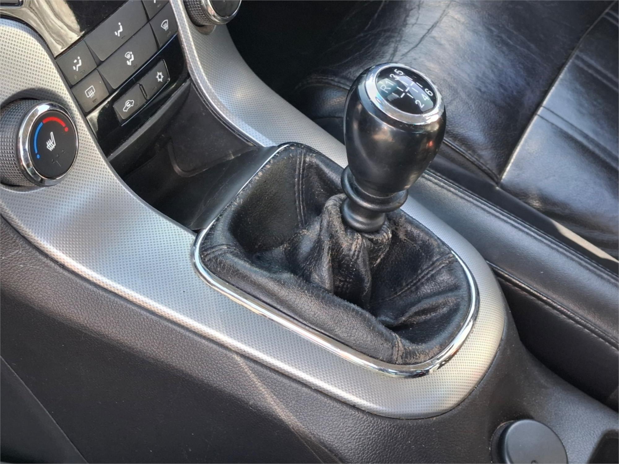 2011 HOLDEN CRUZE JH MY12 SRi 6 SP MANUAL 4D SEDAN