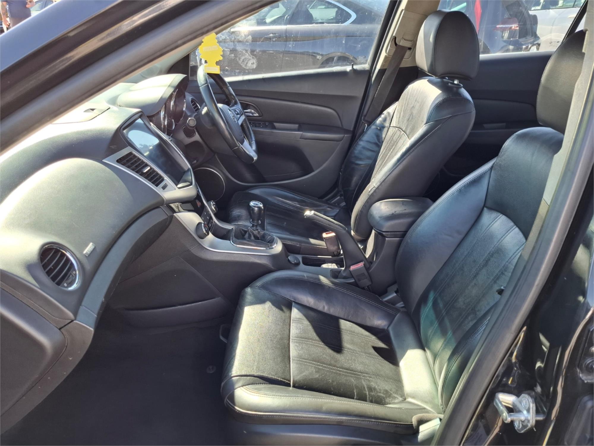 2011 HOLDEN CRUZE JH MY12 SRi 6 SP MANUAL 4D SEDAN