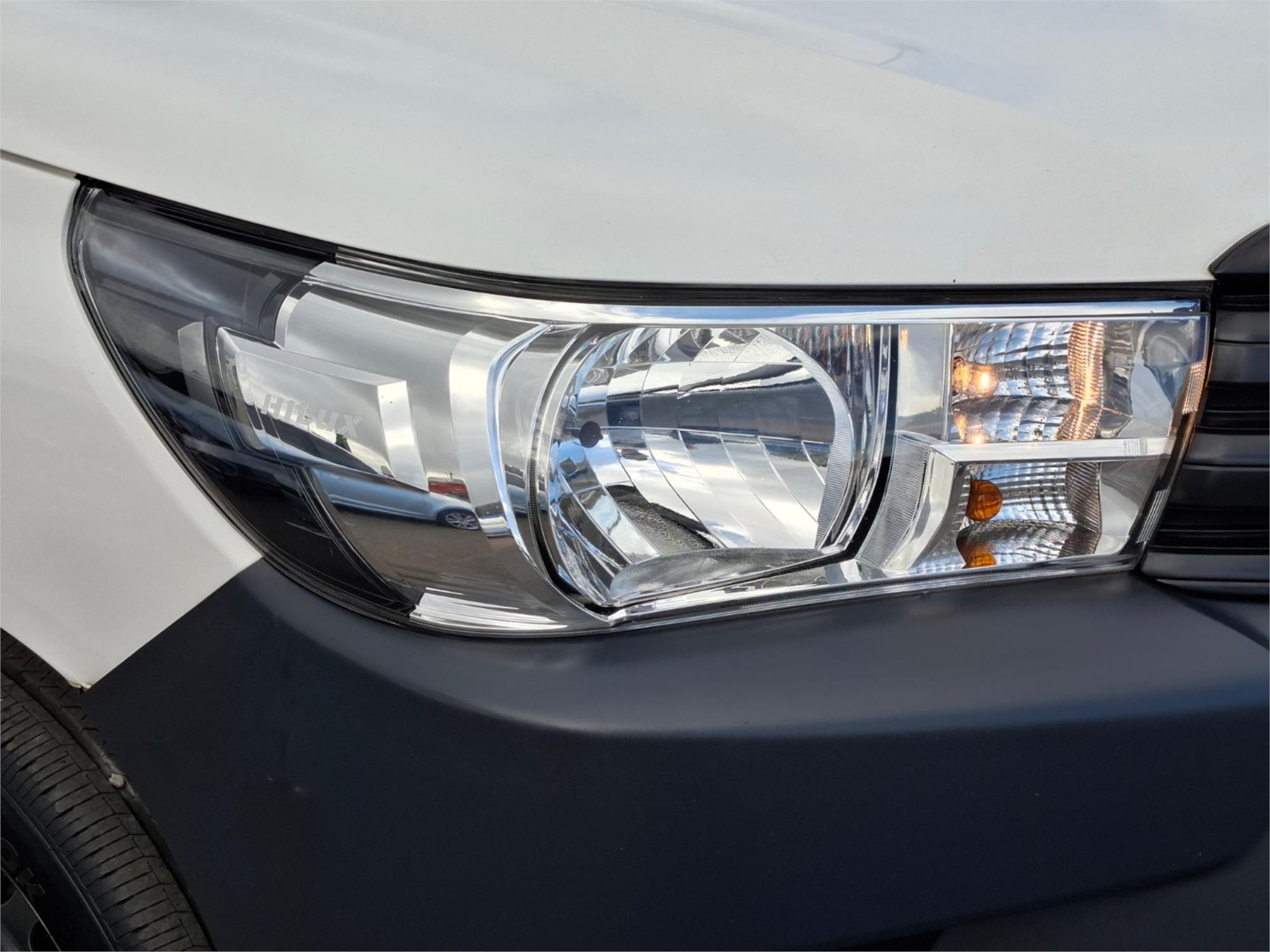 2023 TOYOTA HILUX TGN121R WORKMATE (4x2) 6 SP AUTOMATIC C/CHAS