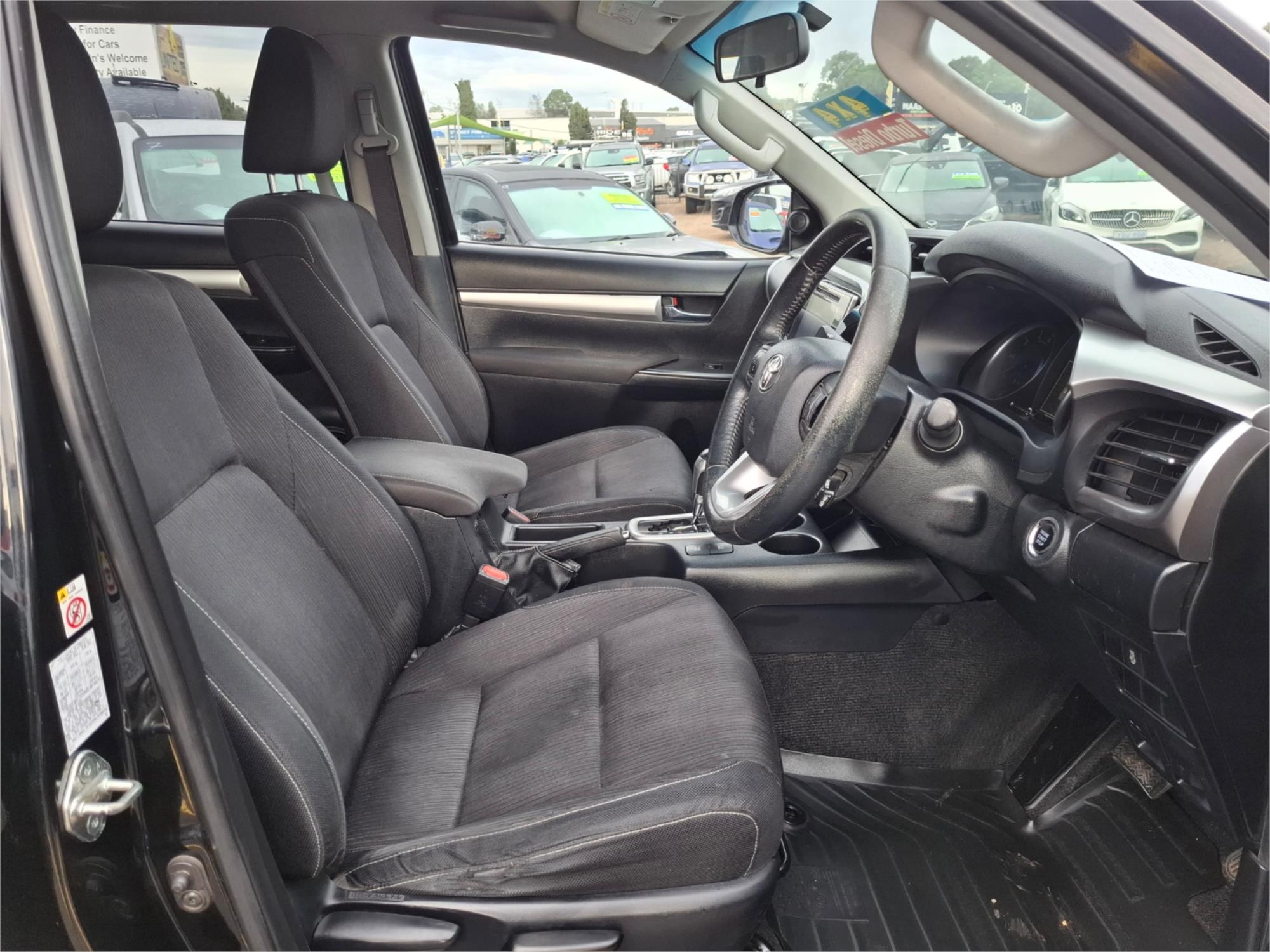 2015 TOYOTA HILUX GUN126R SR5 (4x4) 6 SP AUTOMATIC DUAL CAB UTILITY