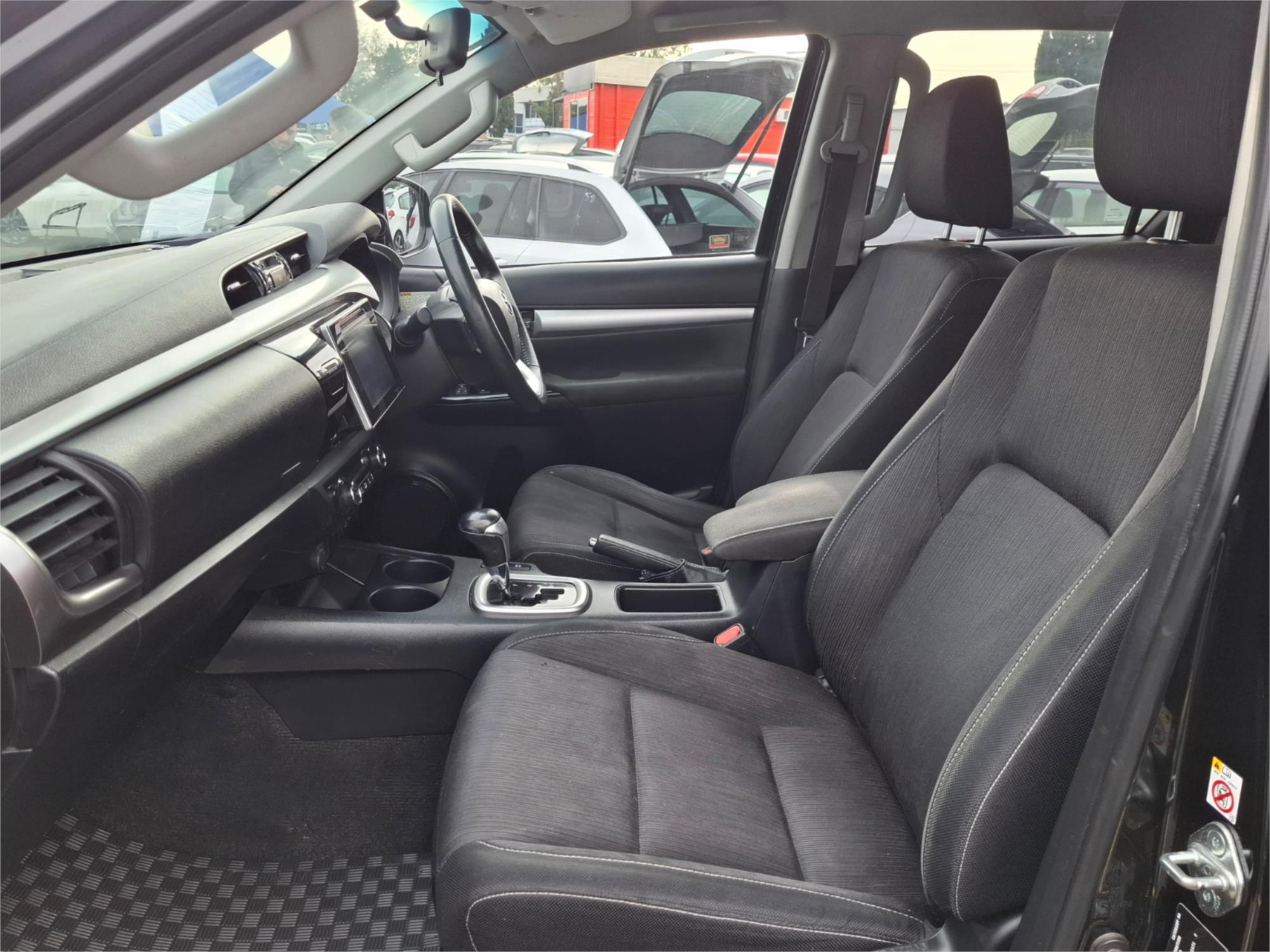 2015 TOYOTA HILUX GUN126R SR5 (4x4) 6 SP AUTOMATIC DUAL CAB UTILITY