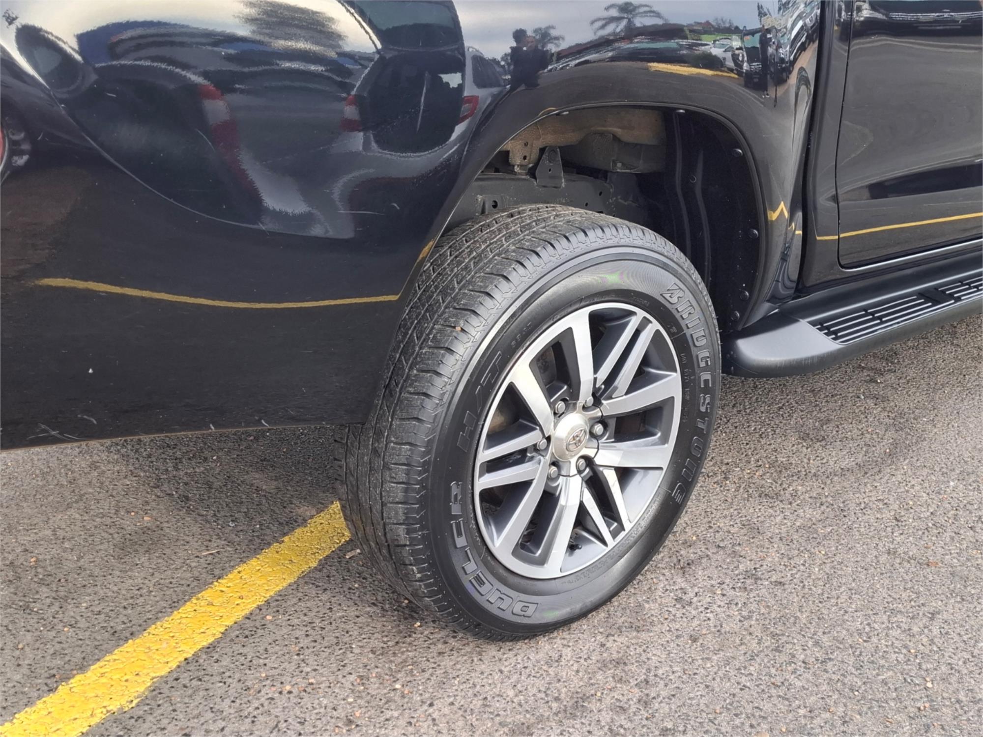 2015 TOYOTA HILUX GUN126R SR5 (4x4) 6 SP AUTOMATIC DUAL CAB UTILITY