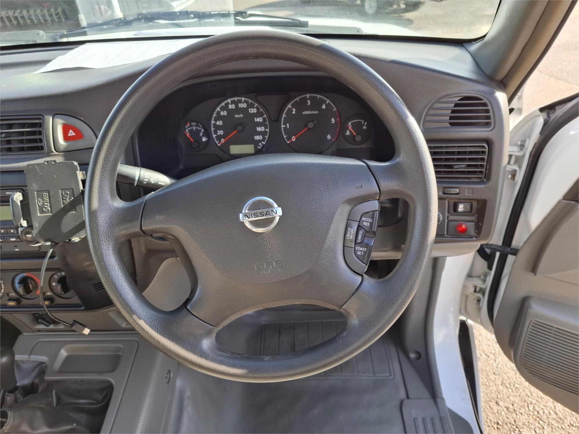 2014 NISSAN PATROL MY14 DX (4x4) 5 SP MANUAL LEAF C/CHAS