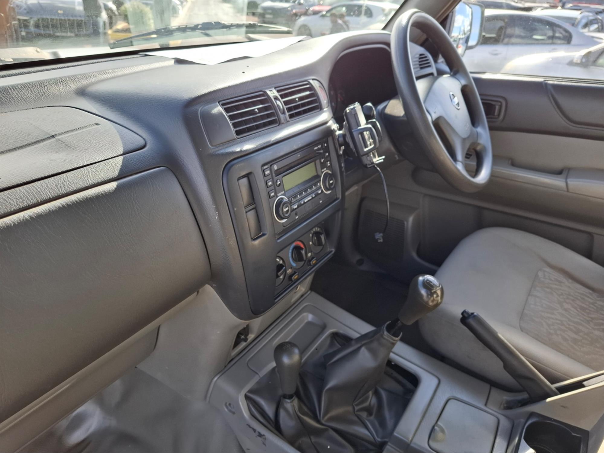 2014 NISSAN PATROL MY14 DX (4x4) 5 SP MANUAL LEAF C/CHAS