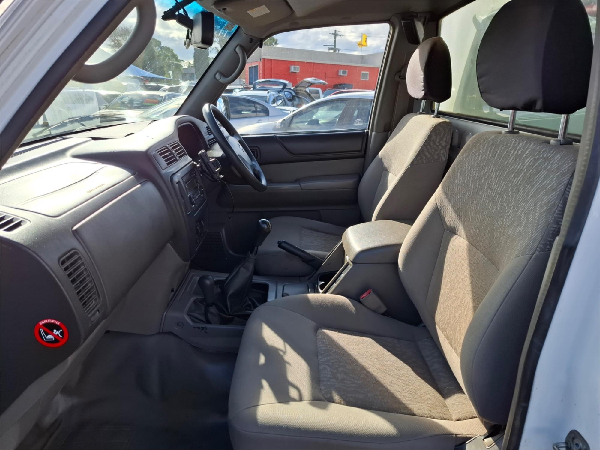 2014 NISSAN PATROL MY14 DX (4x4) 5 SP MANUAL LEAF C/CHAS