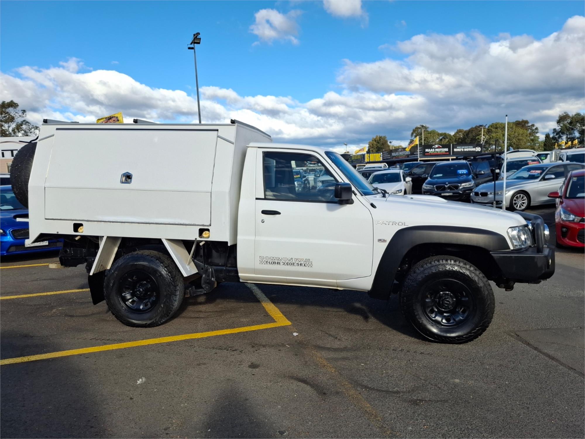 2014 NISSAN PATROL MY14 DX (4x4) 5 SP MANUAL LEAF C/CHAS