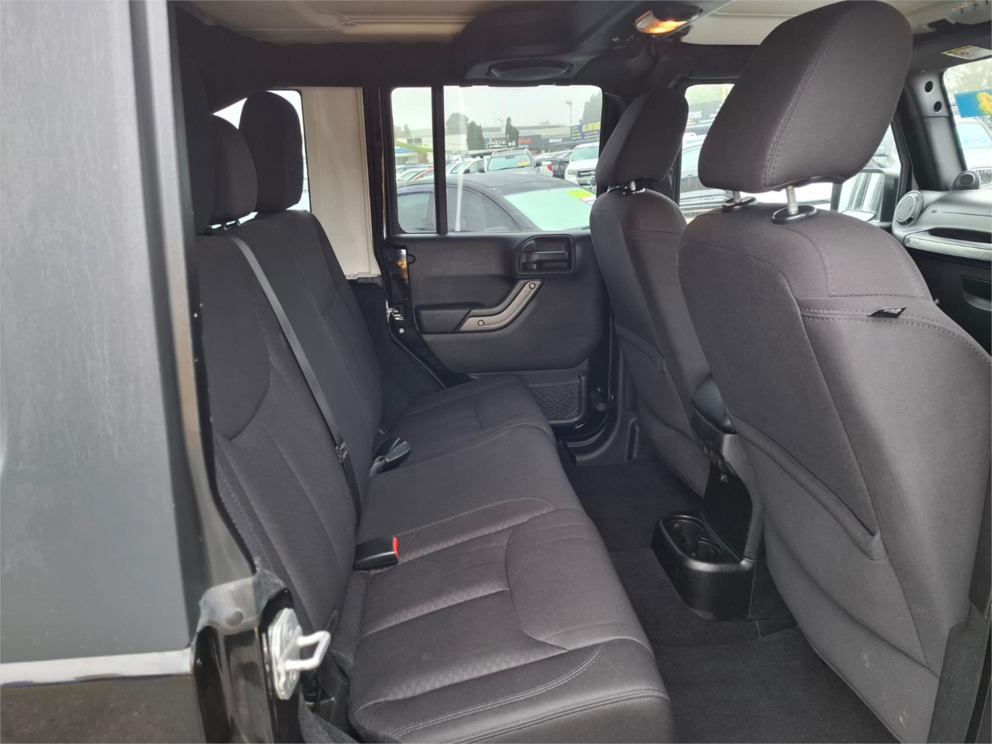 2014 JEEP WRANGLER JK MY14 UNLIMITED SPORT 5 SP AUTOMATIC (4X4) 2D SOFTTOP